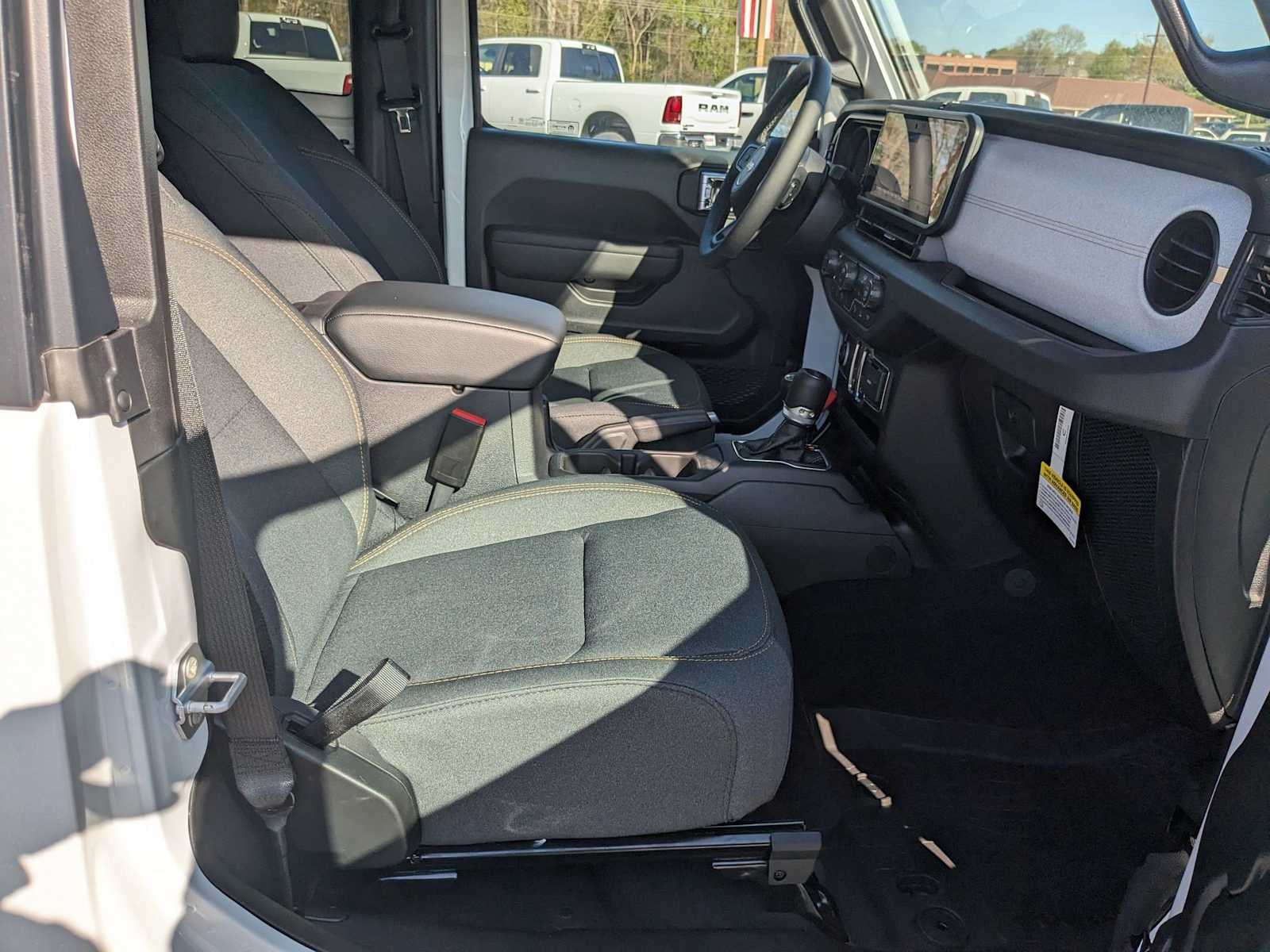 new 2025 Jeep Wrangler car, priced at $42,976