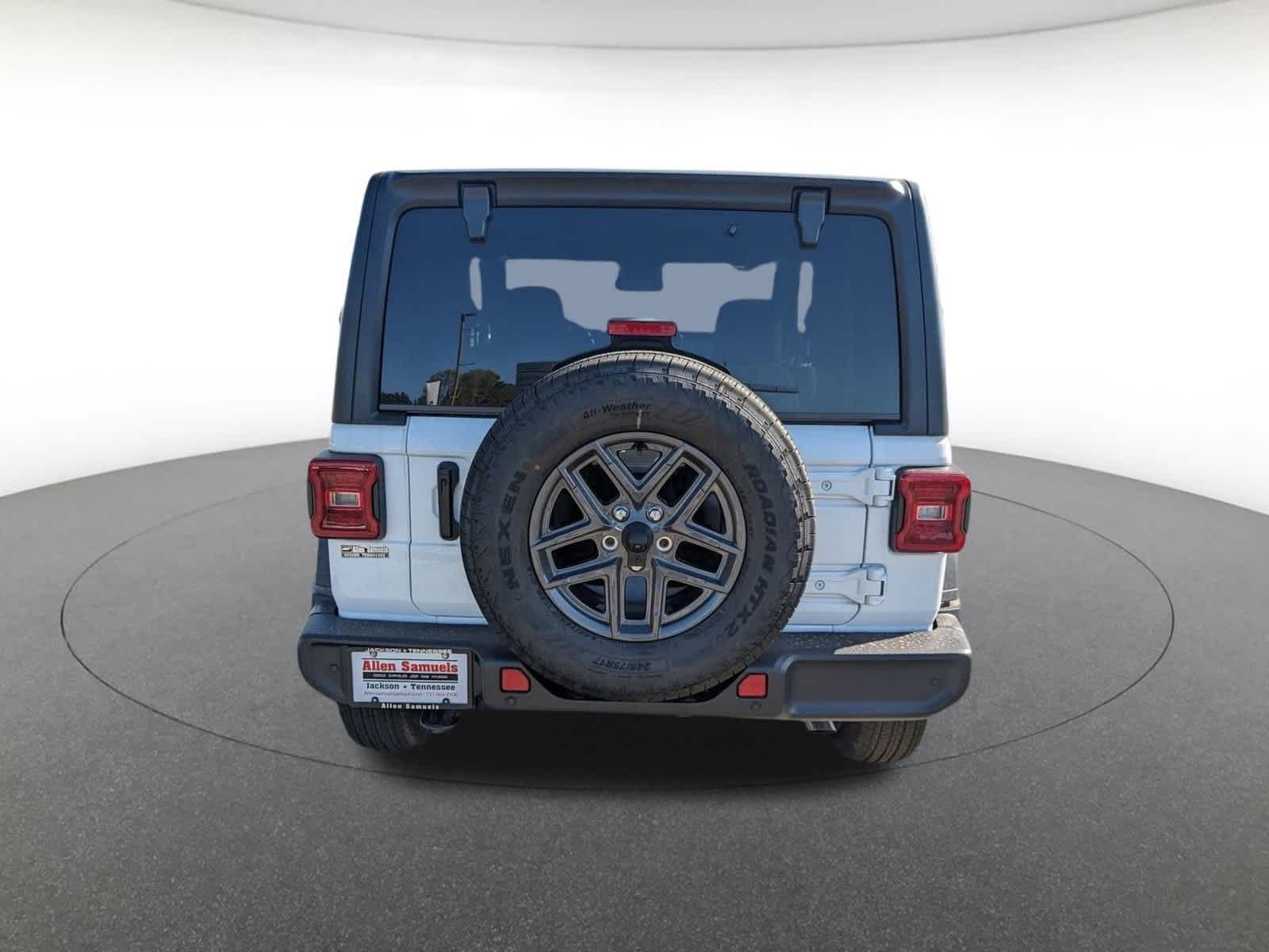 new 2025 Jeep Wrangler car, priced at $42,976