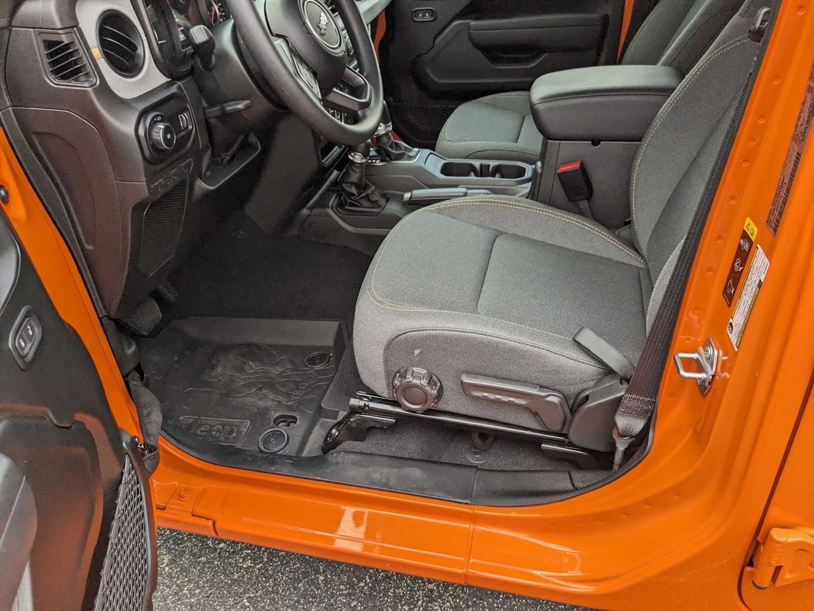 new 2025 Jeep Wrangler car, priced at $48,235