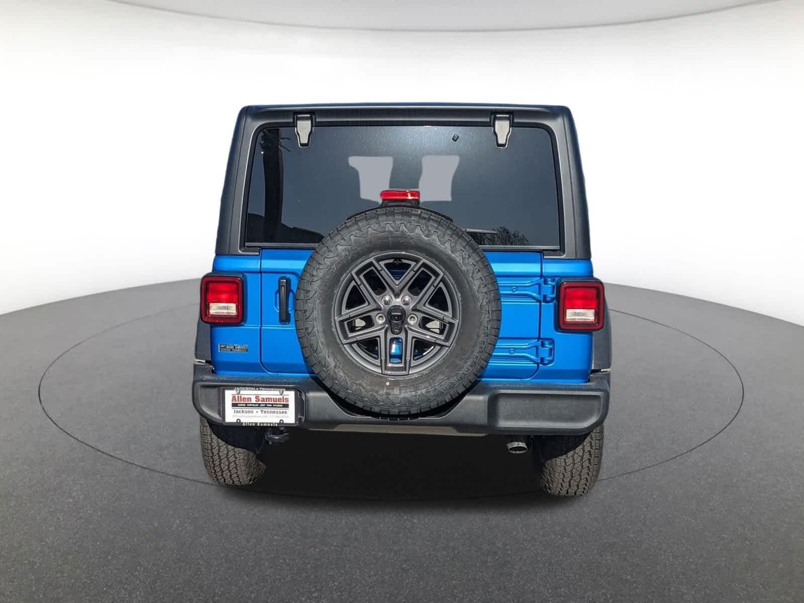 new 2025 Jeep Wrangler car, priced at $45,321