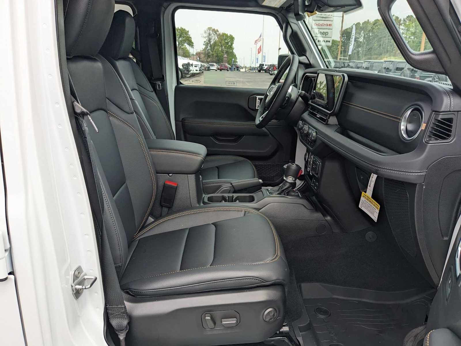 new 2025 Jeep Wrangler car, priced at $60,756