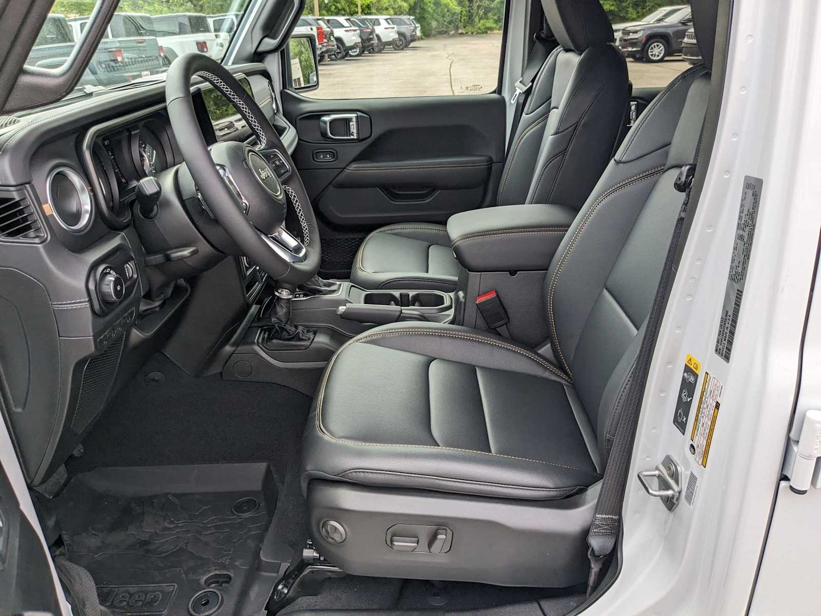 new 2025 Jeep Wrangler car, priced at $60,756