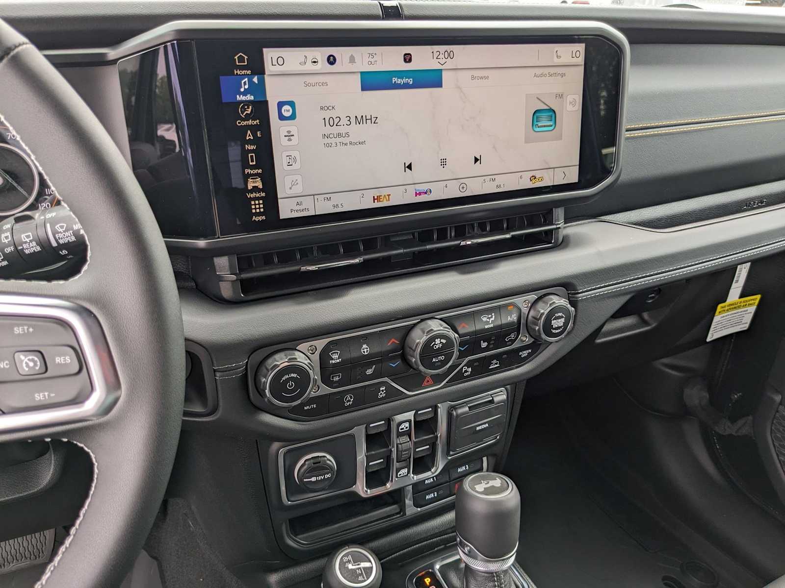 new 2025 Jeep Wrangler car, priced at $61,274