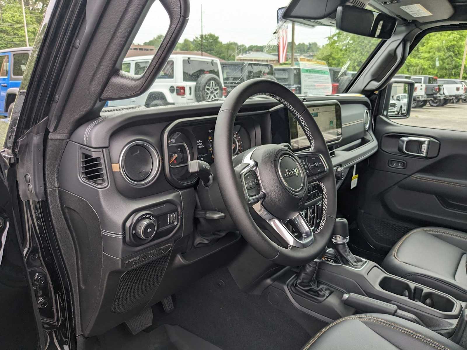 new 2025 Jeep Wrangler car, priced at $61,274
