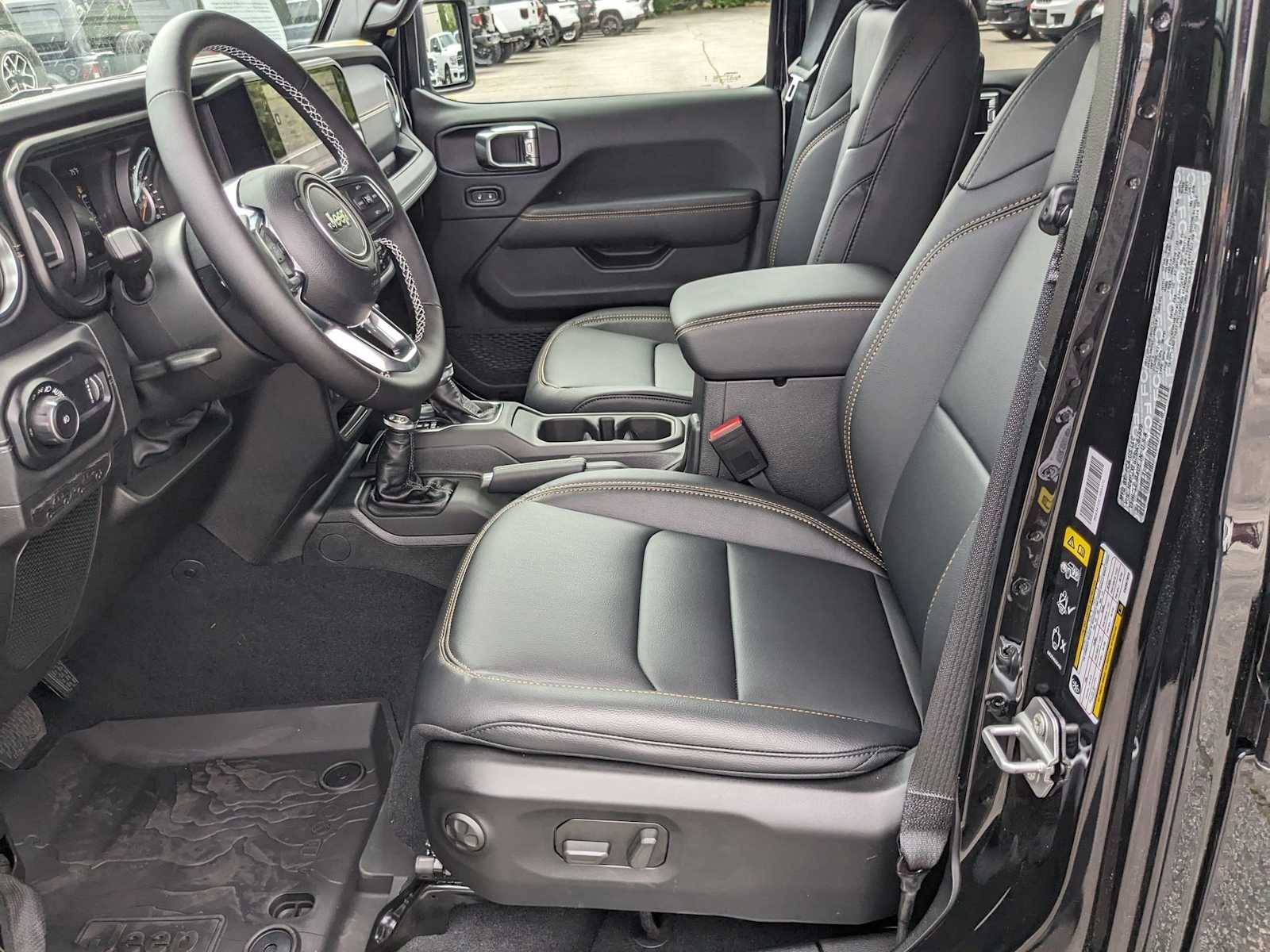 new 2025 Jeep Wrangler car, priced at $61,274