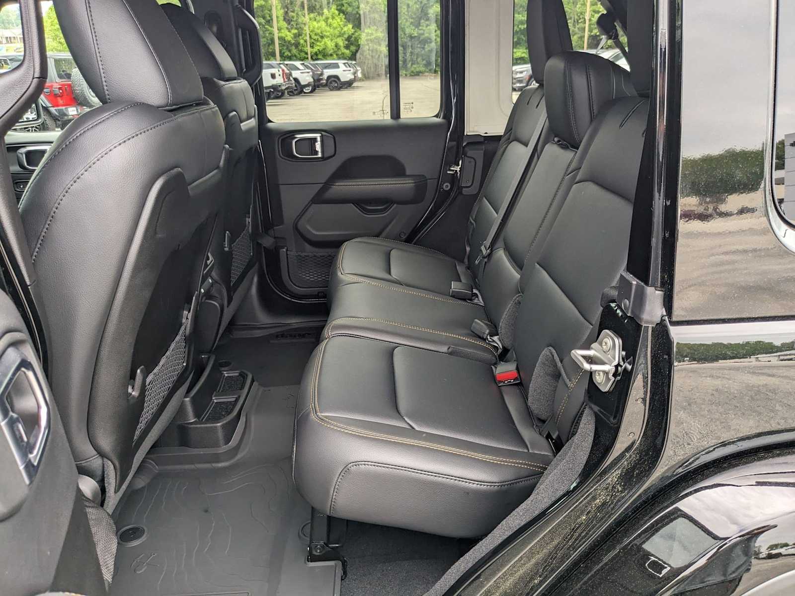 new 2025 Jeep Wrangler car, priced at $61,274