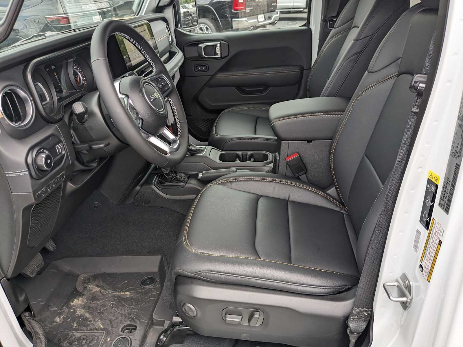 new 2025 Jeep Wrangler car, priced at $55,179