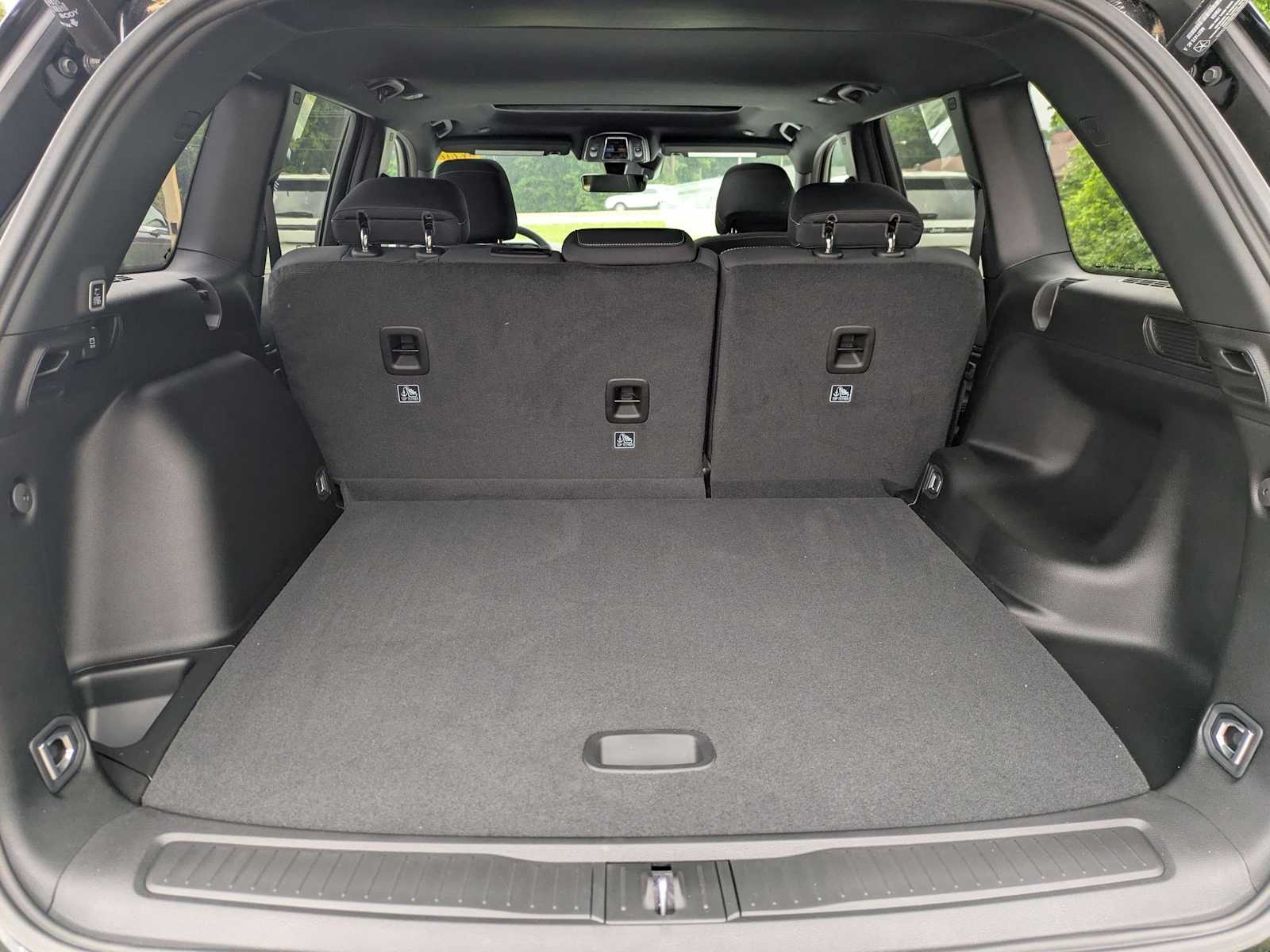 new 2025 Jeep Grand Cherokee car, priced at $40,493
