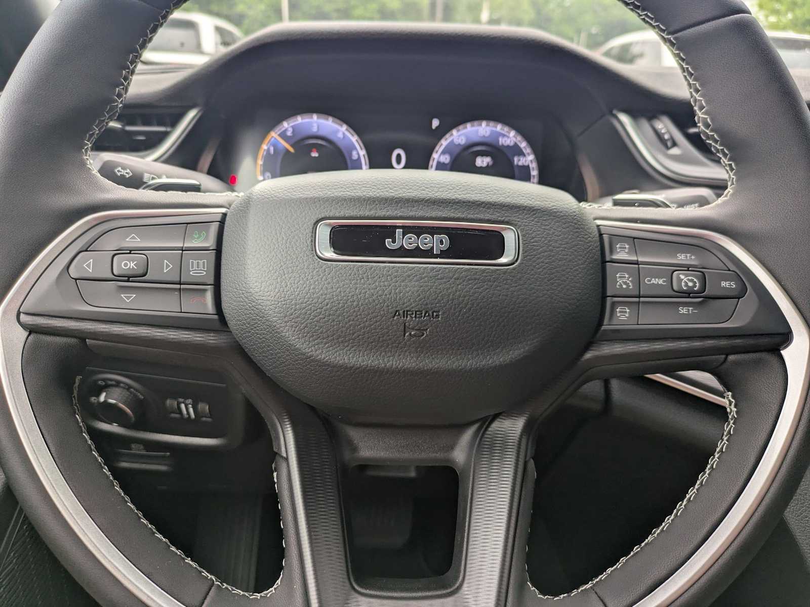 new 2025 Jeep Grand Cherokee car, priced at $40,493