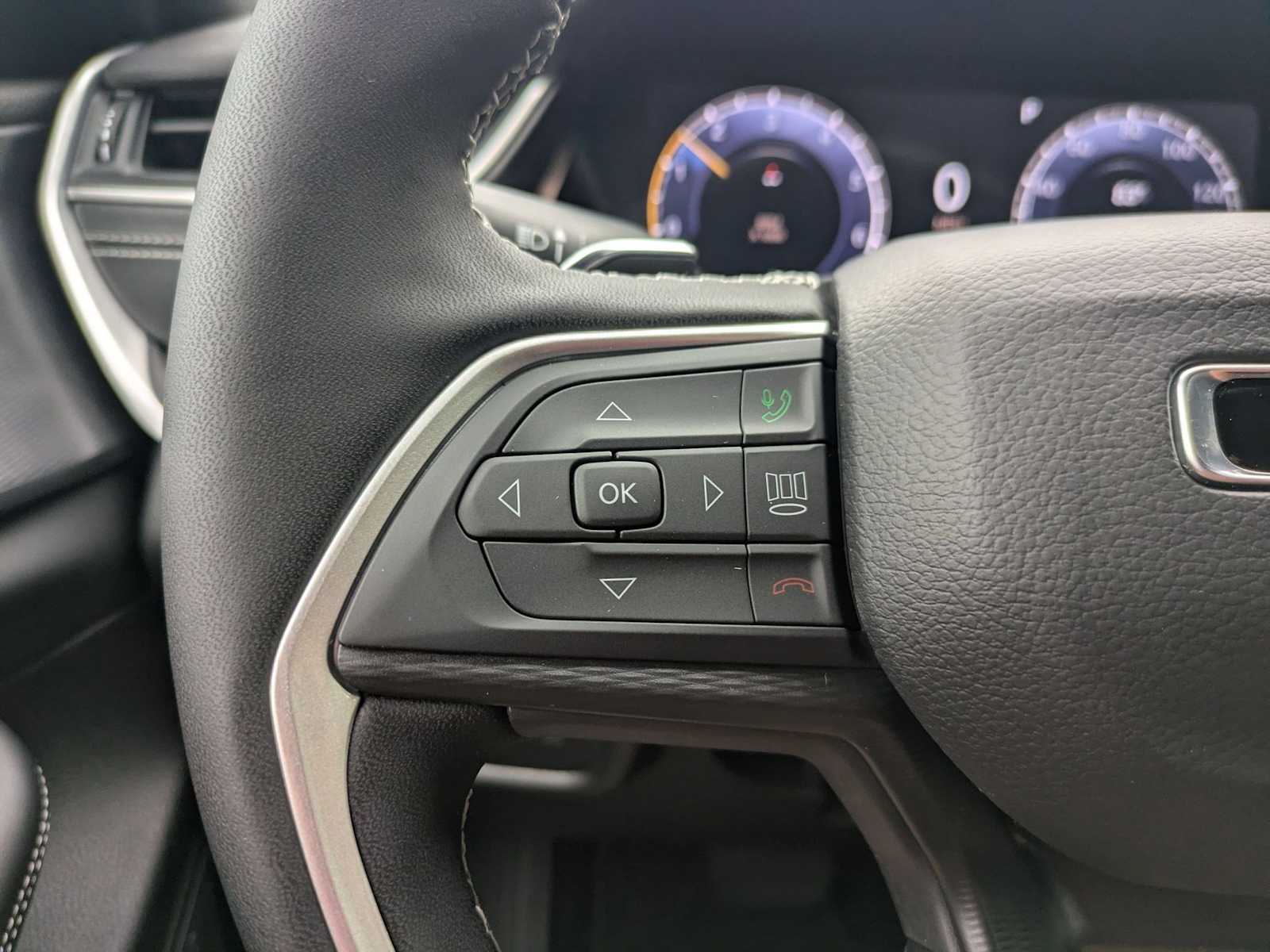 new 2025 Jeep Grand Cherokee car, priced at $40,493