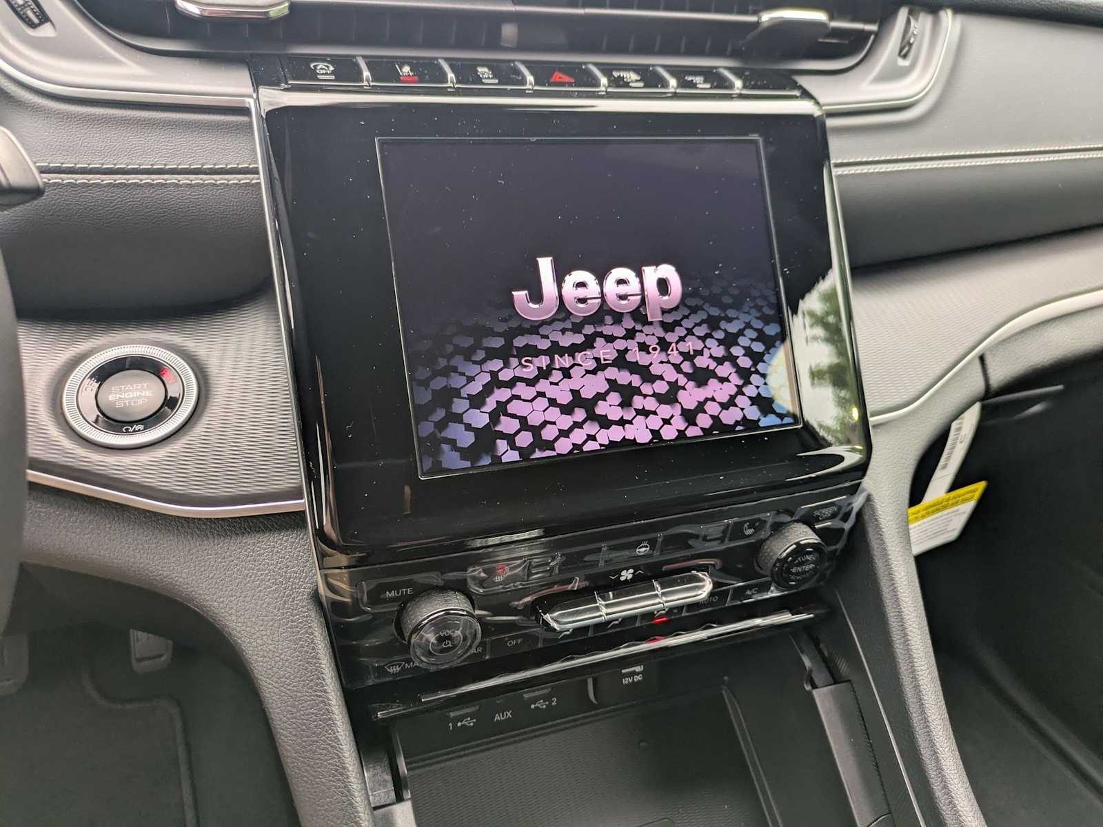 new 2025 Jeep Grand Cherokee car, priced at $40,493