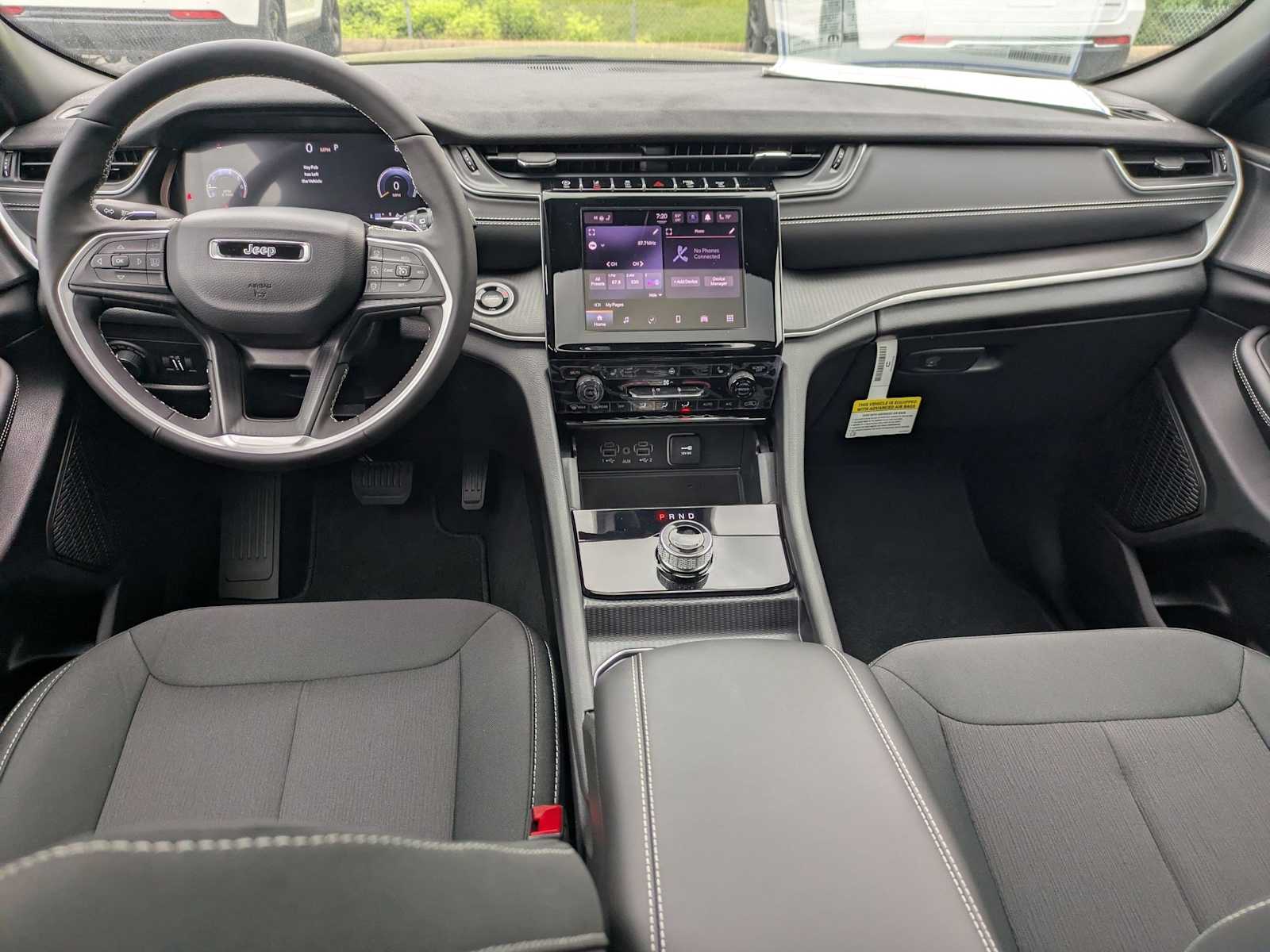 new 2025 Jeep Grand Cherokee car, priced at $40,493