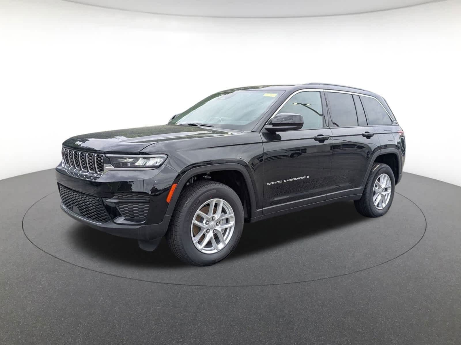 new 2025 Jeep Grand Cherokee car, priced at $40,493