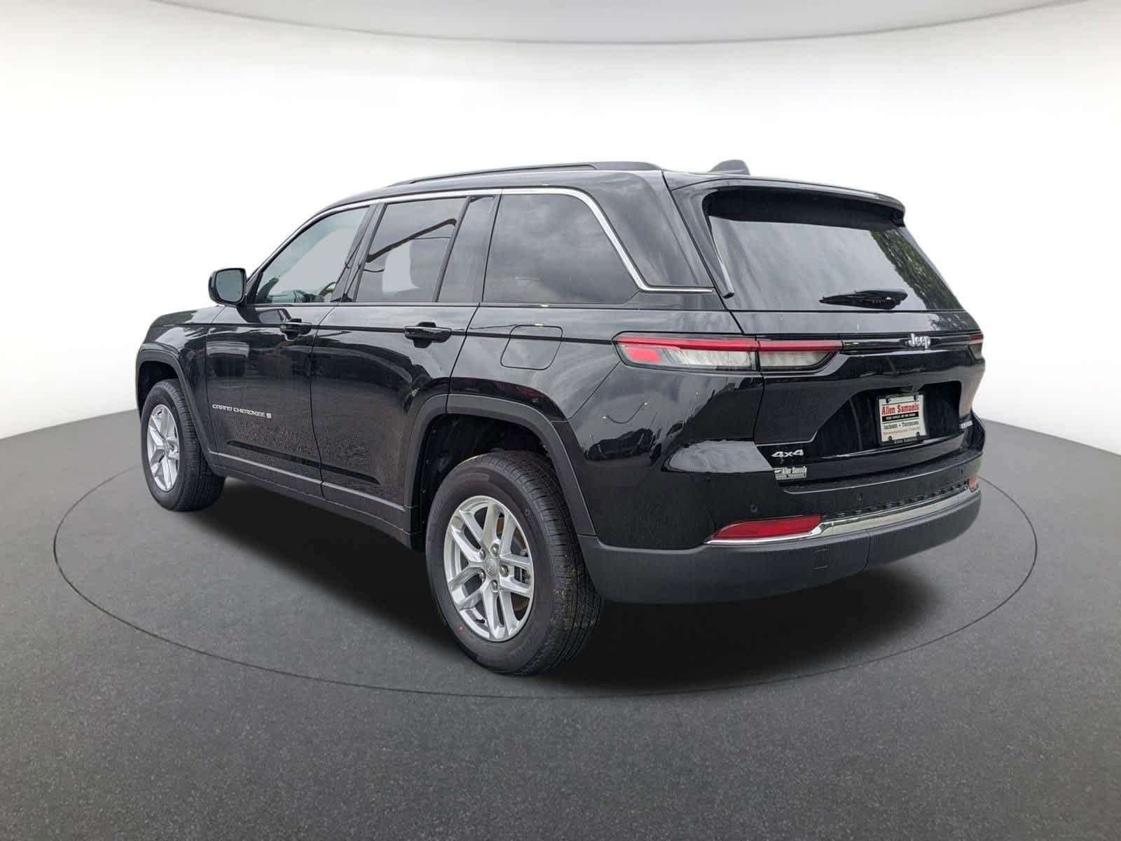 new 2025 Jeep Grand Cherokee car, priced at $40,493