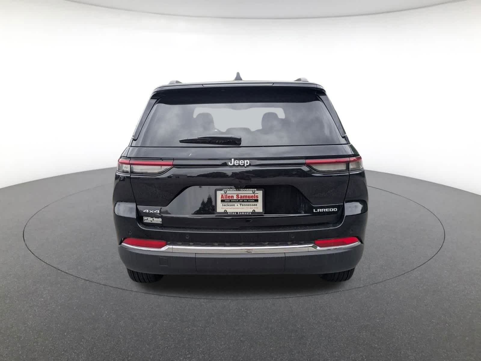 new 2025 Jeep Grand Cherokee car, priced at $40,493