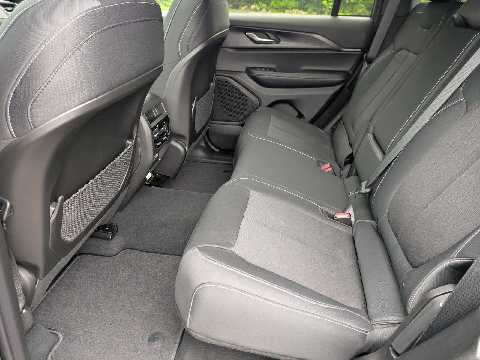 new 2025 Jeep Grand Cherokee car, priced at $40,493