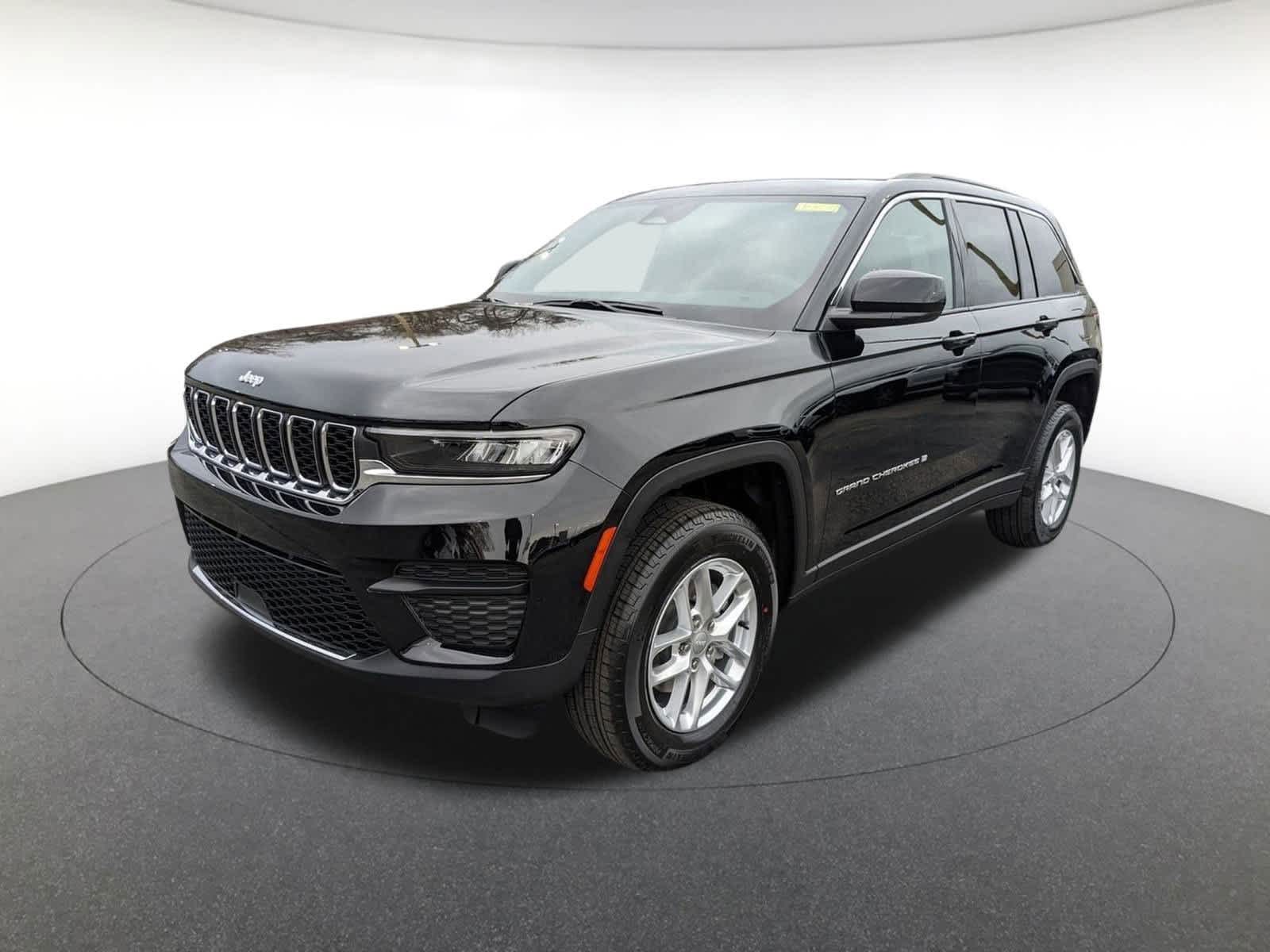 new 2025 Jeep Grand Cherokee car, priced at $42,676