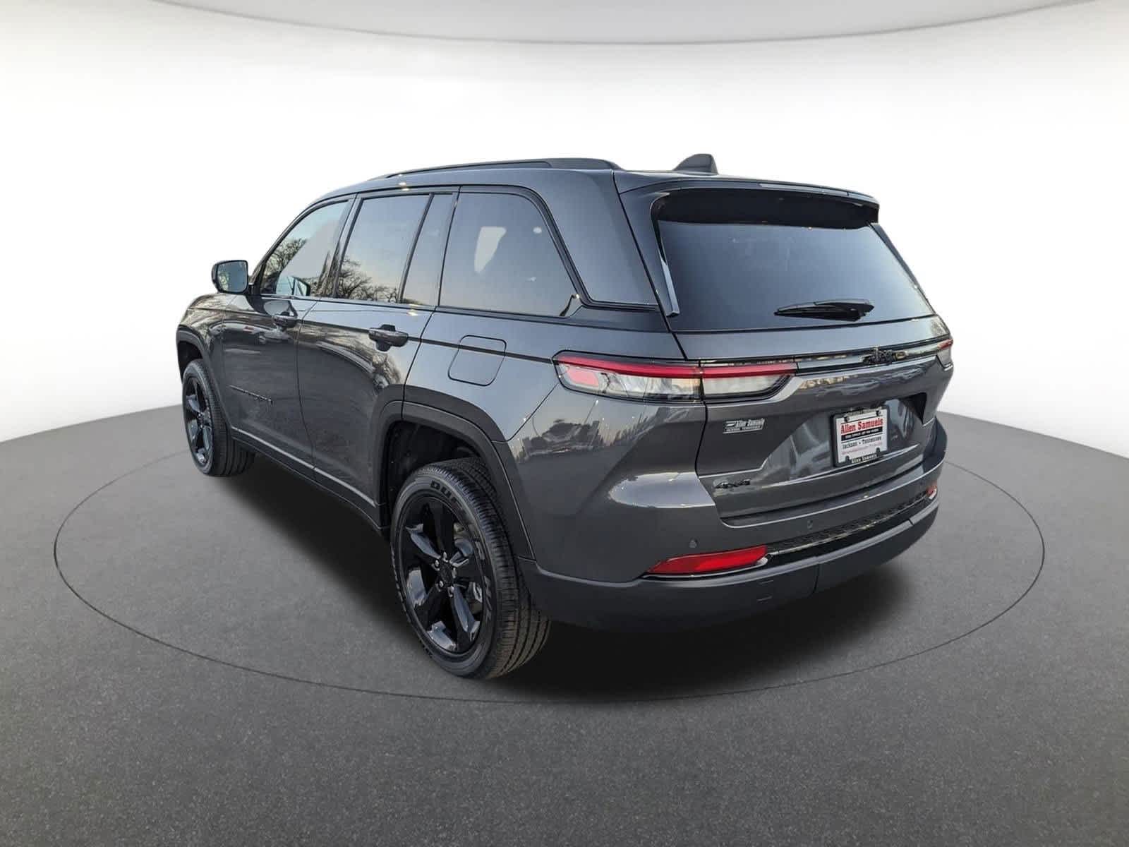 new 2025 Jeep Grand Cherokee car, priced at $46,333