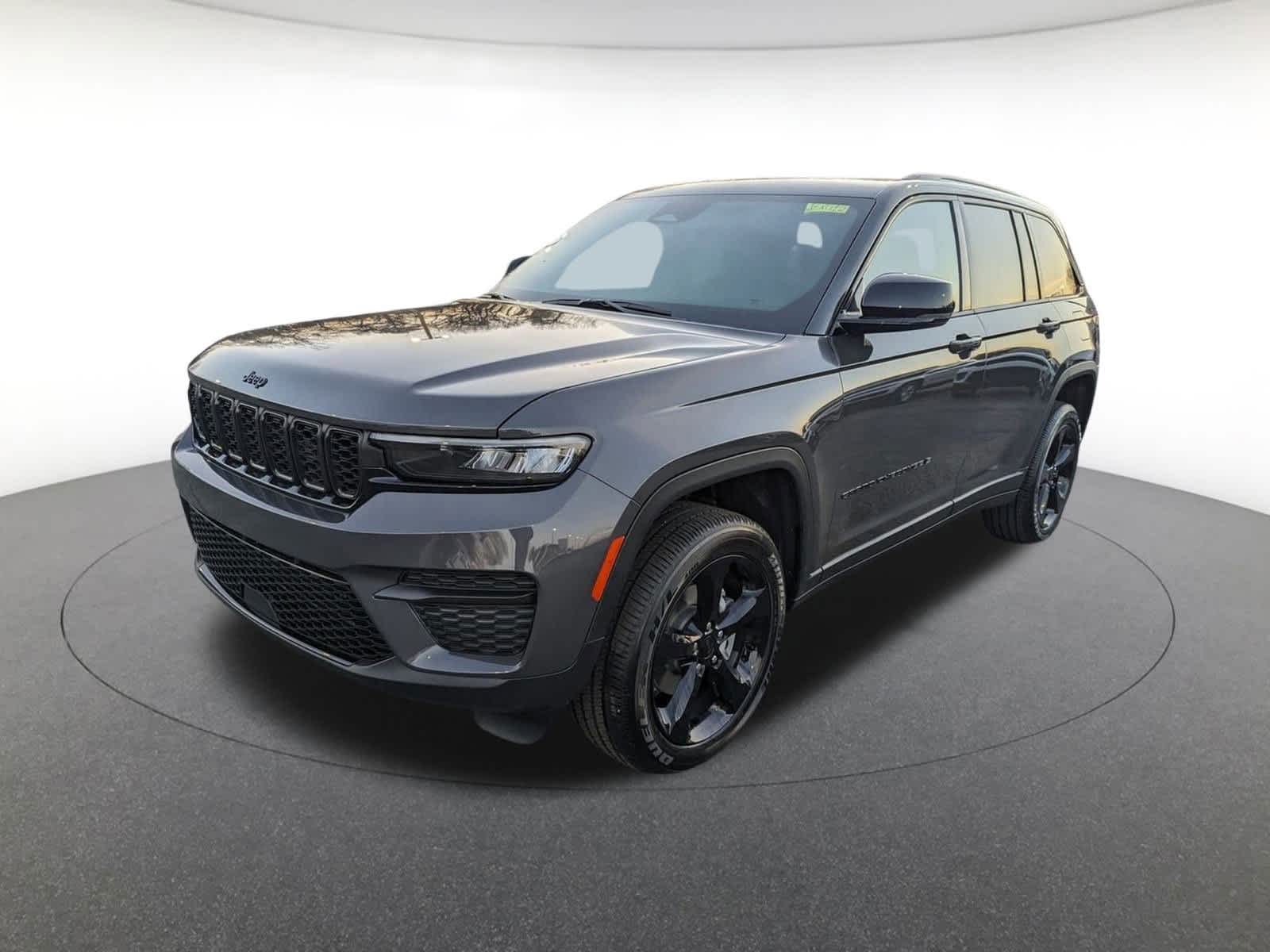 new 2025 Jeep Grand Cherokee car, priced at $46,333