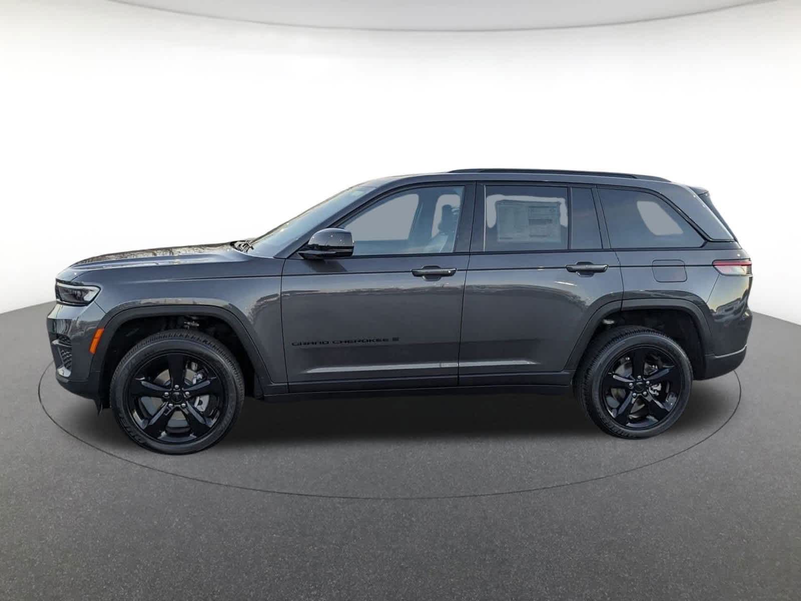 new 2025 Jeep Grand Cherokee car, priced at $46,333