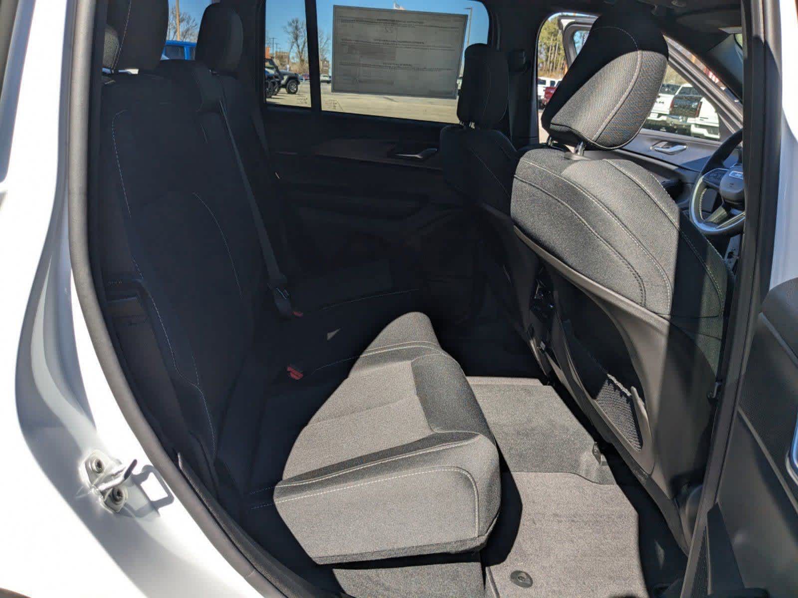 new 2025 Jeep Grand Cherokee car, priced at $41,292
