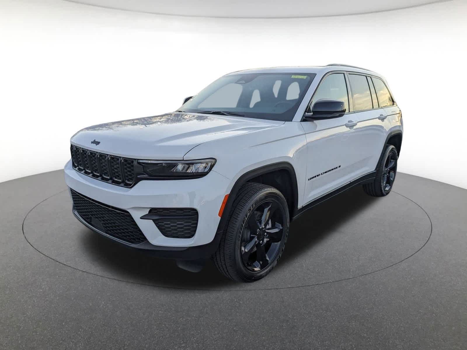 new 2025 Jeep Grand Cherokee car, priced at $45,800