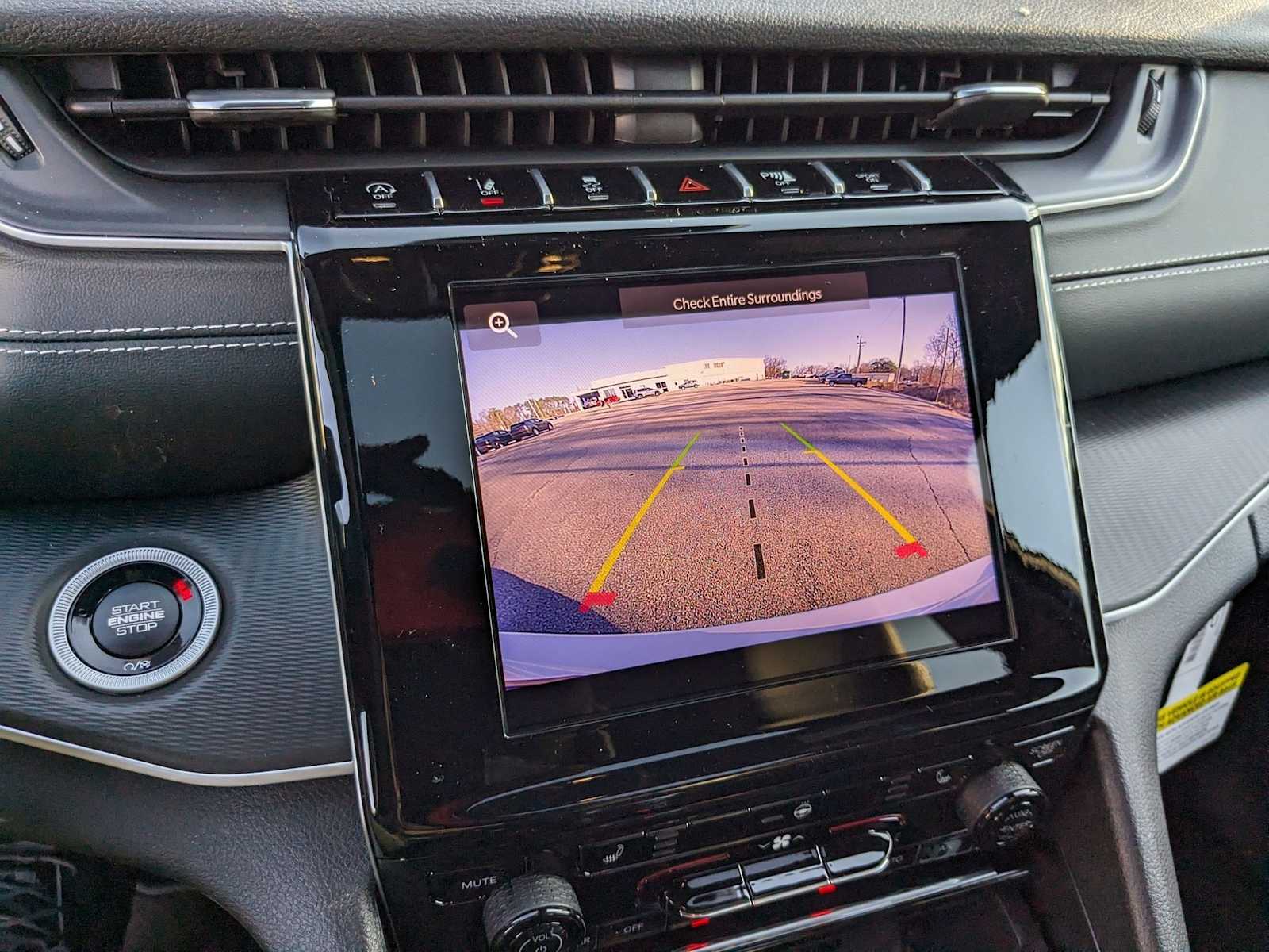 new 2025 Jeep Grand Cherokee car, priced at $43,500