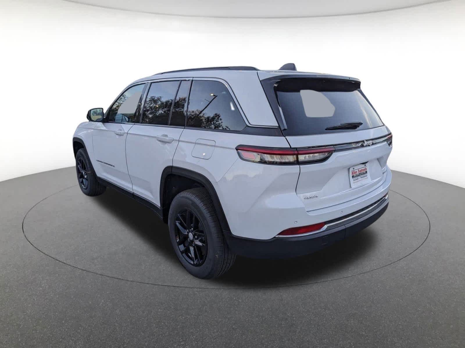 new 2025 Jeep Grand Cherokee car, priced at $41,480