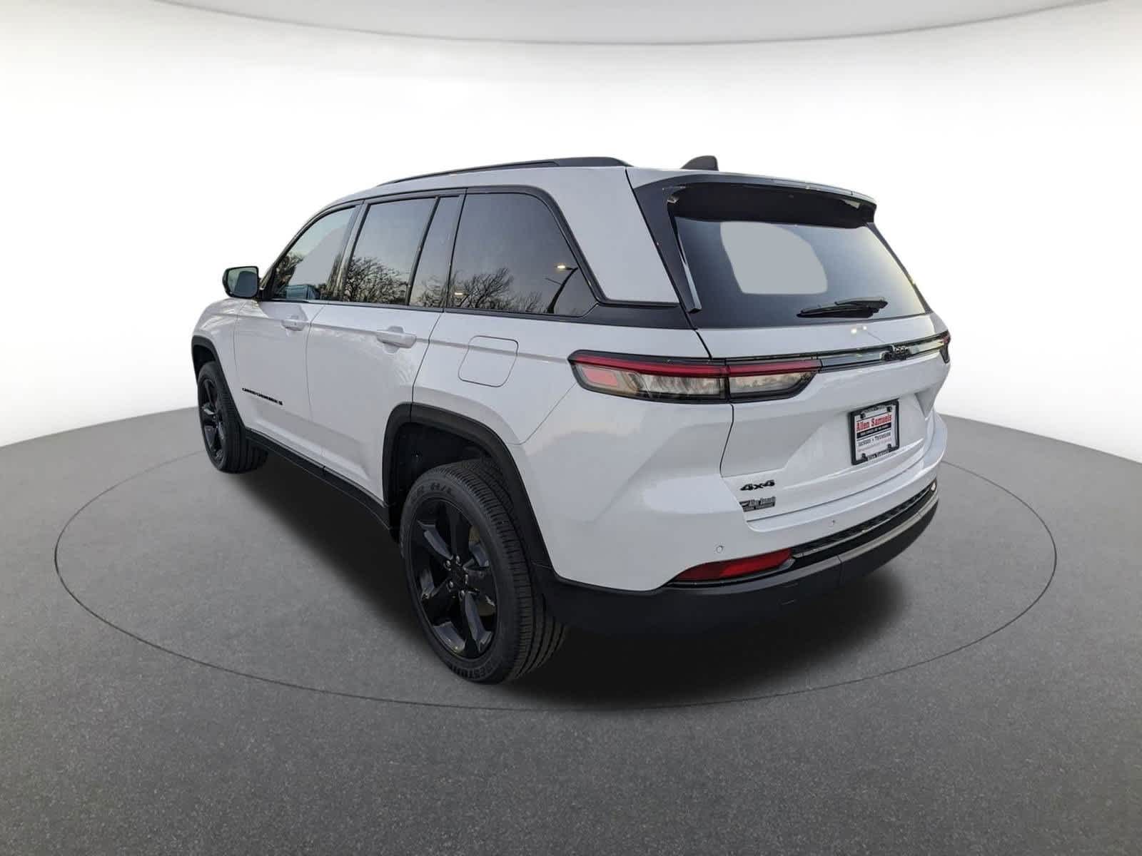 new 2025 Jeep Grand Cherokee car, priced at $45,815