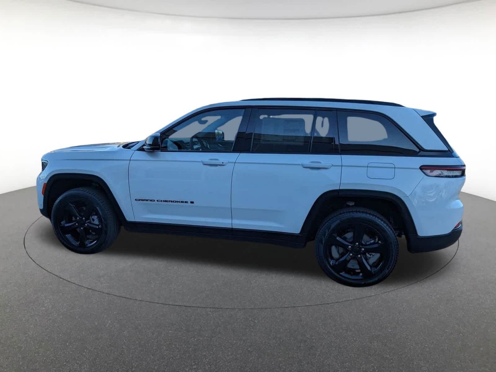 new 2025 Jeep Grand Cherokee car, priced at $54,169