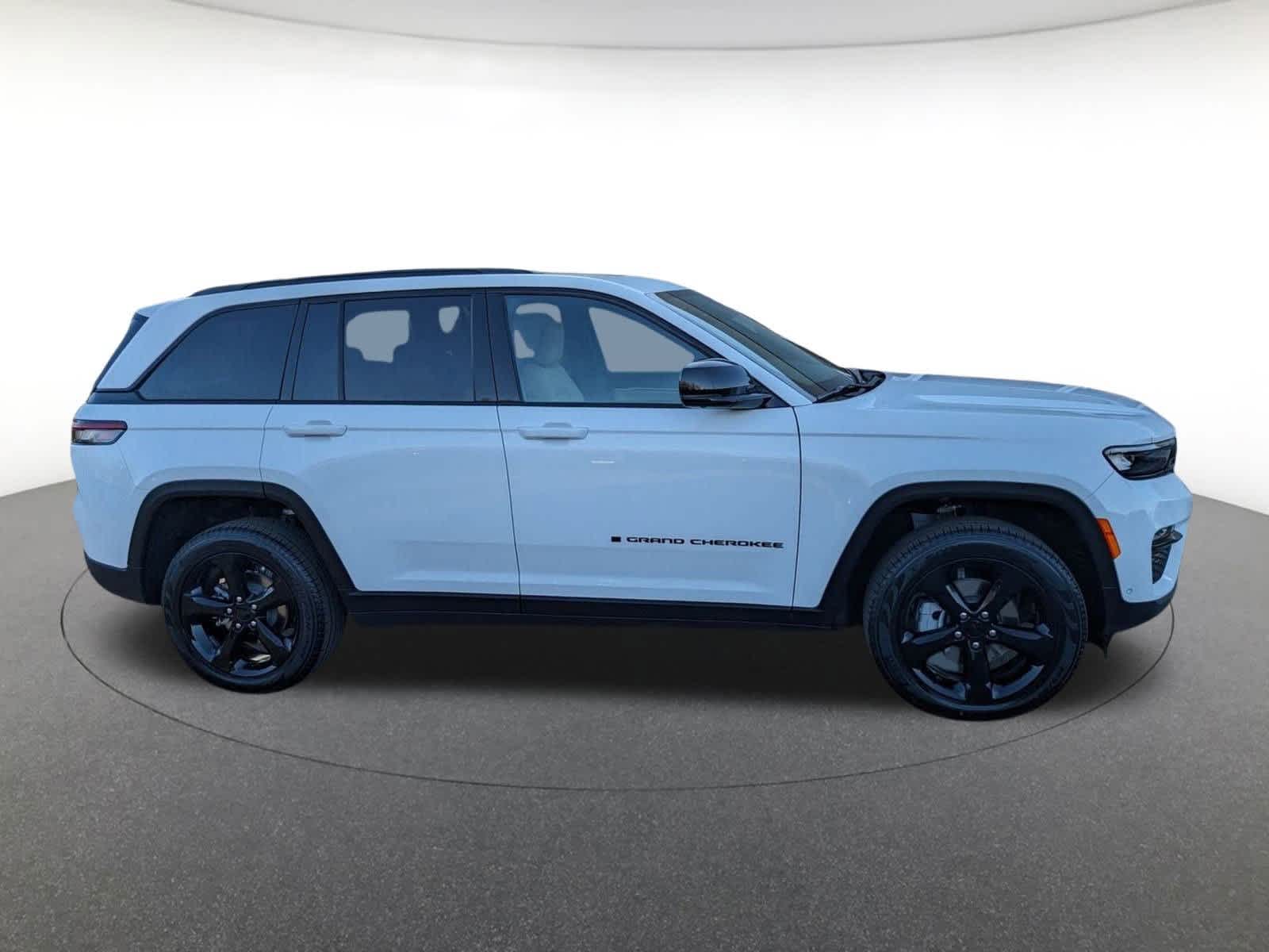 new 2025 Jeep Grand Cherokee car, priced at $54,169