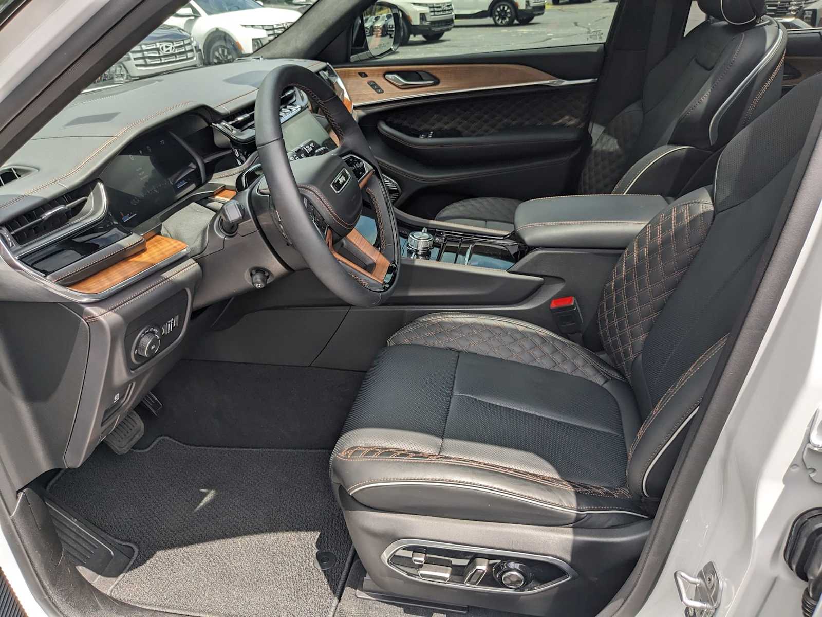 used 2025 Jeep Grand Cherokee car, priced at $59,500