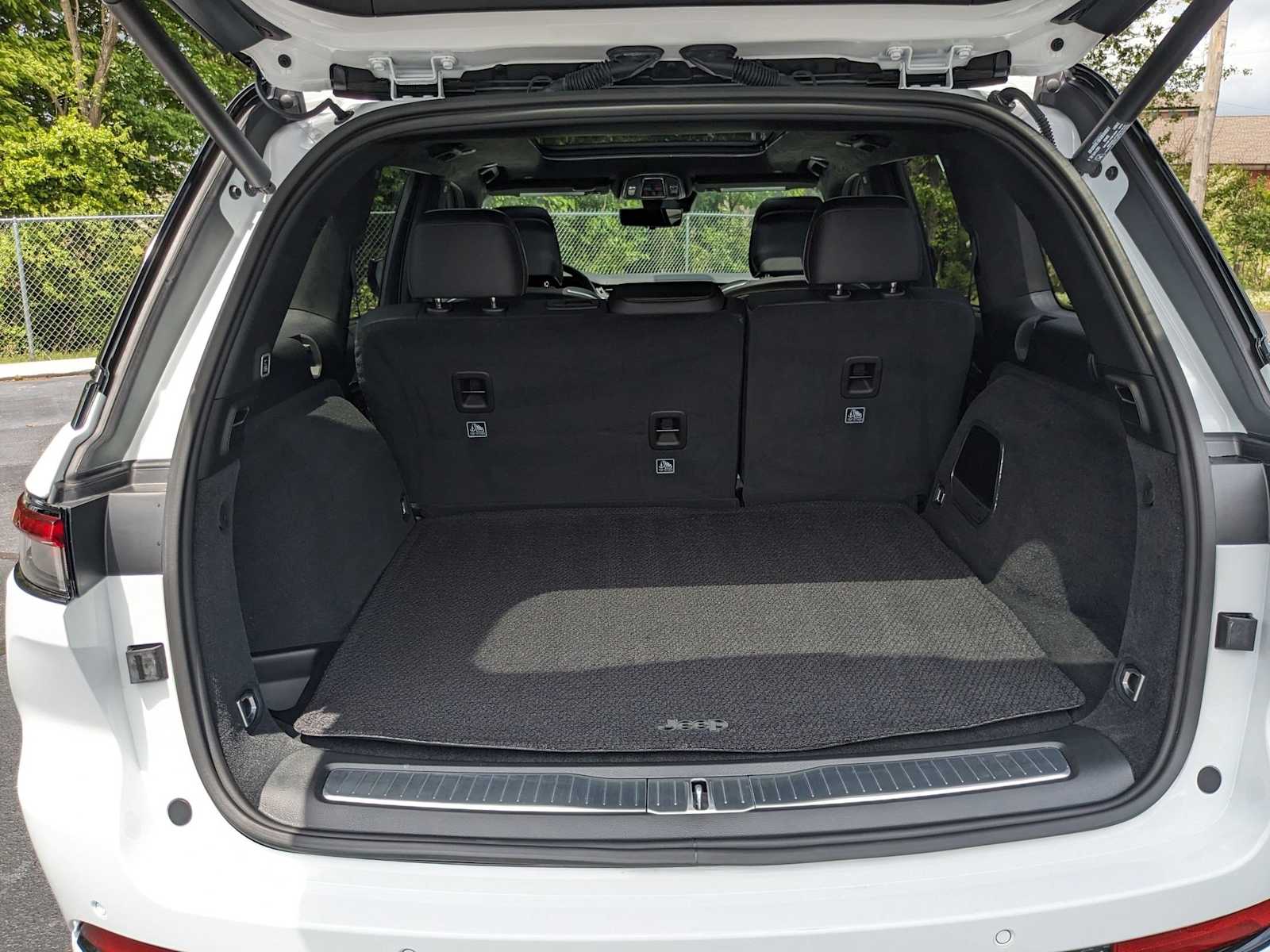 used 2025 Jeep Grand Cherokee car, priced at $59,500