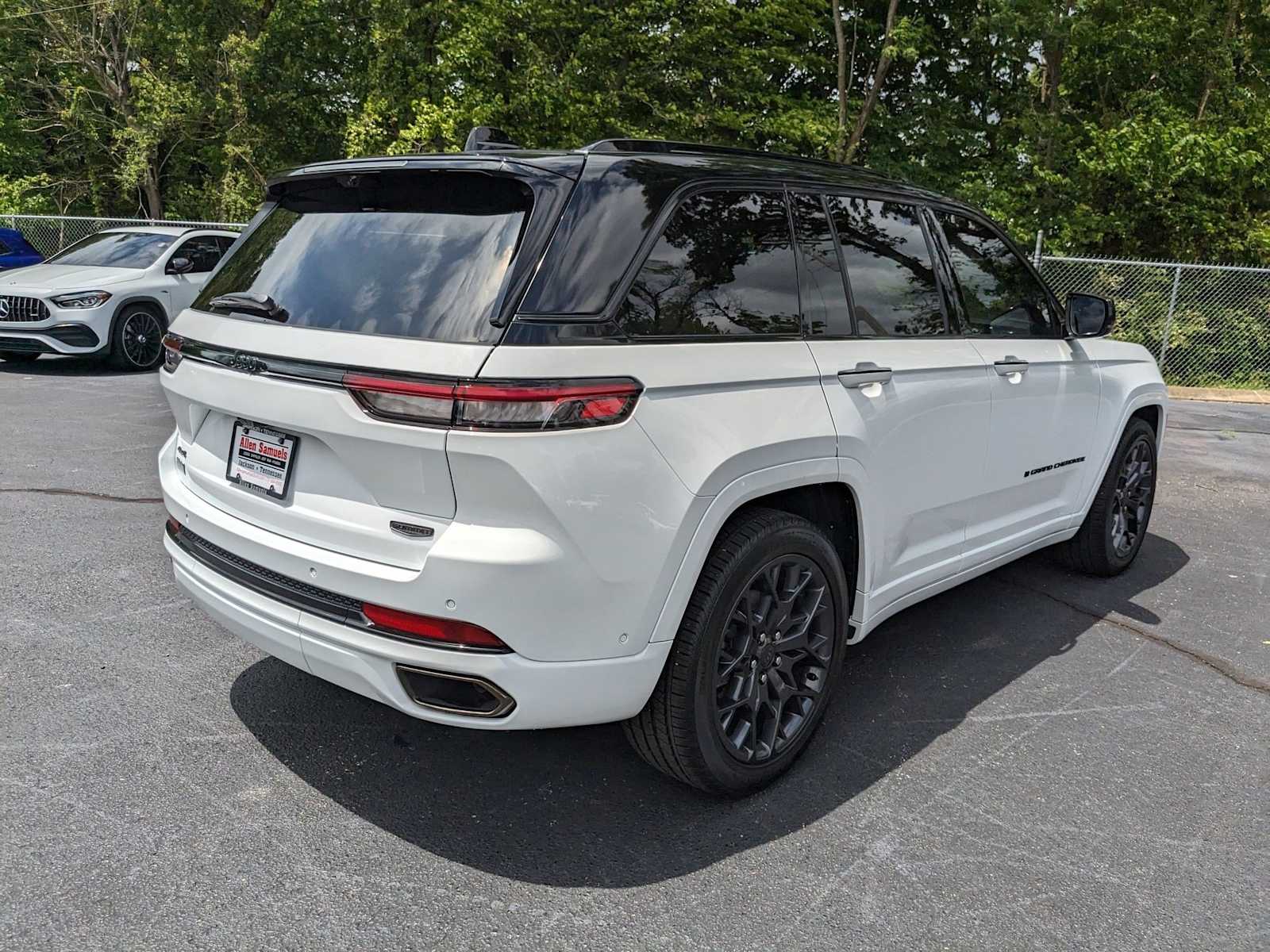 used 2025 Jeep Grand Cherokee car, priced at $59,500
