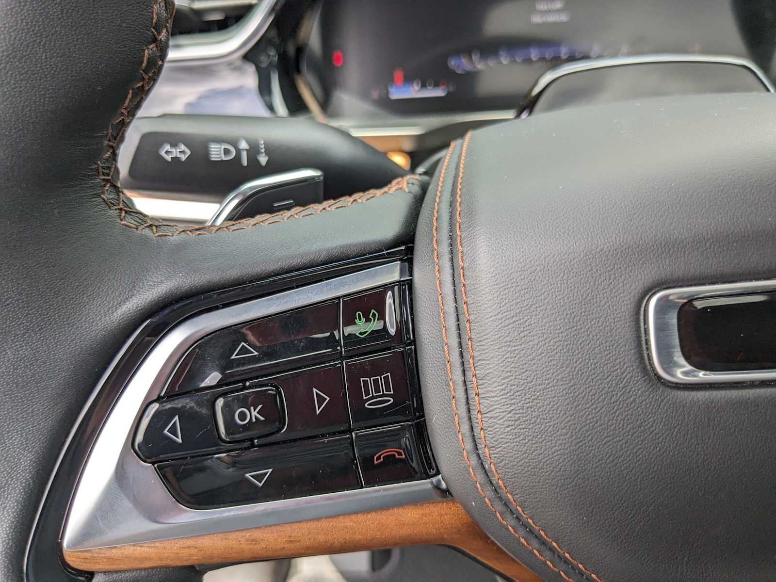 used 2025 Jeep Grand Cherokee car, priced at $59,500