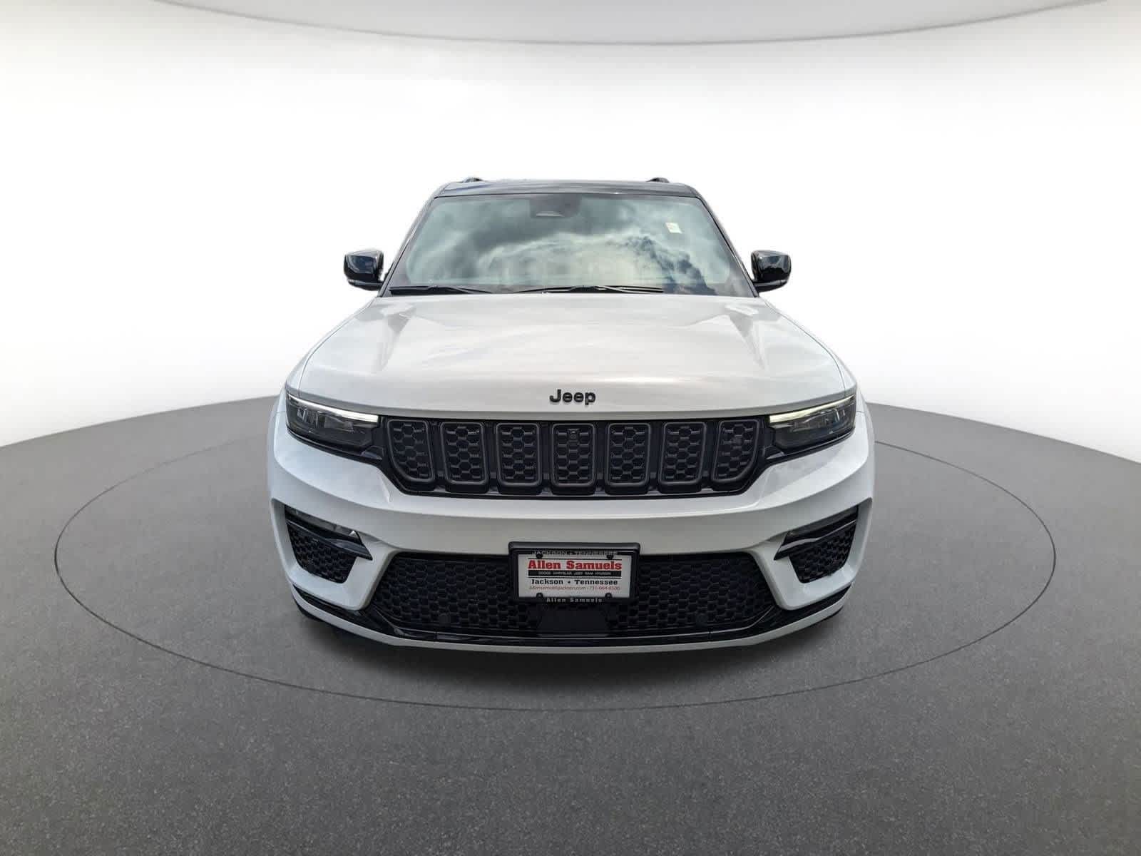 used 2025 Jeep Grand Cherokee car, priced at $57,500