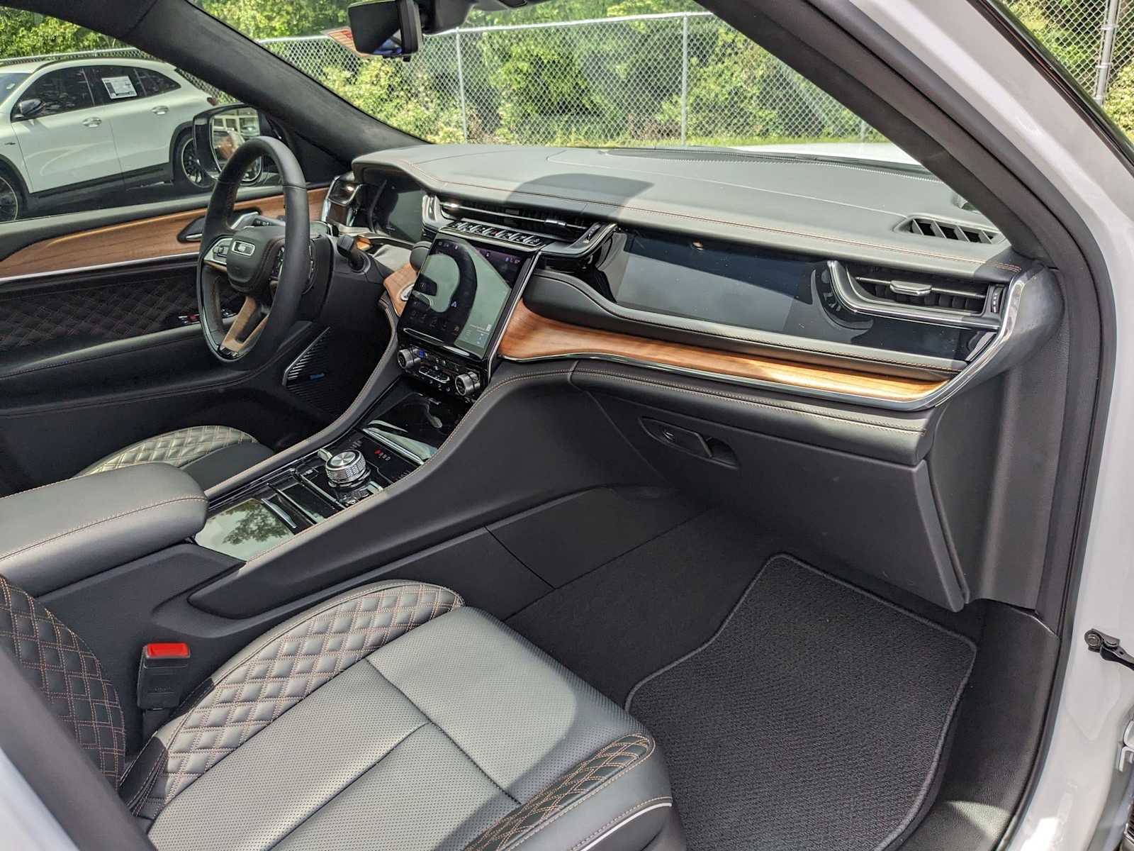 used 2025 Jeep Grand Cherokee car, priced at $57,500