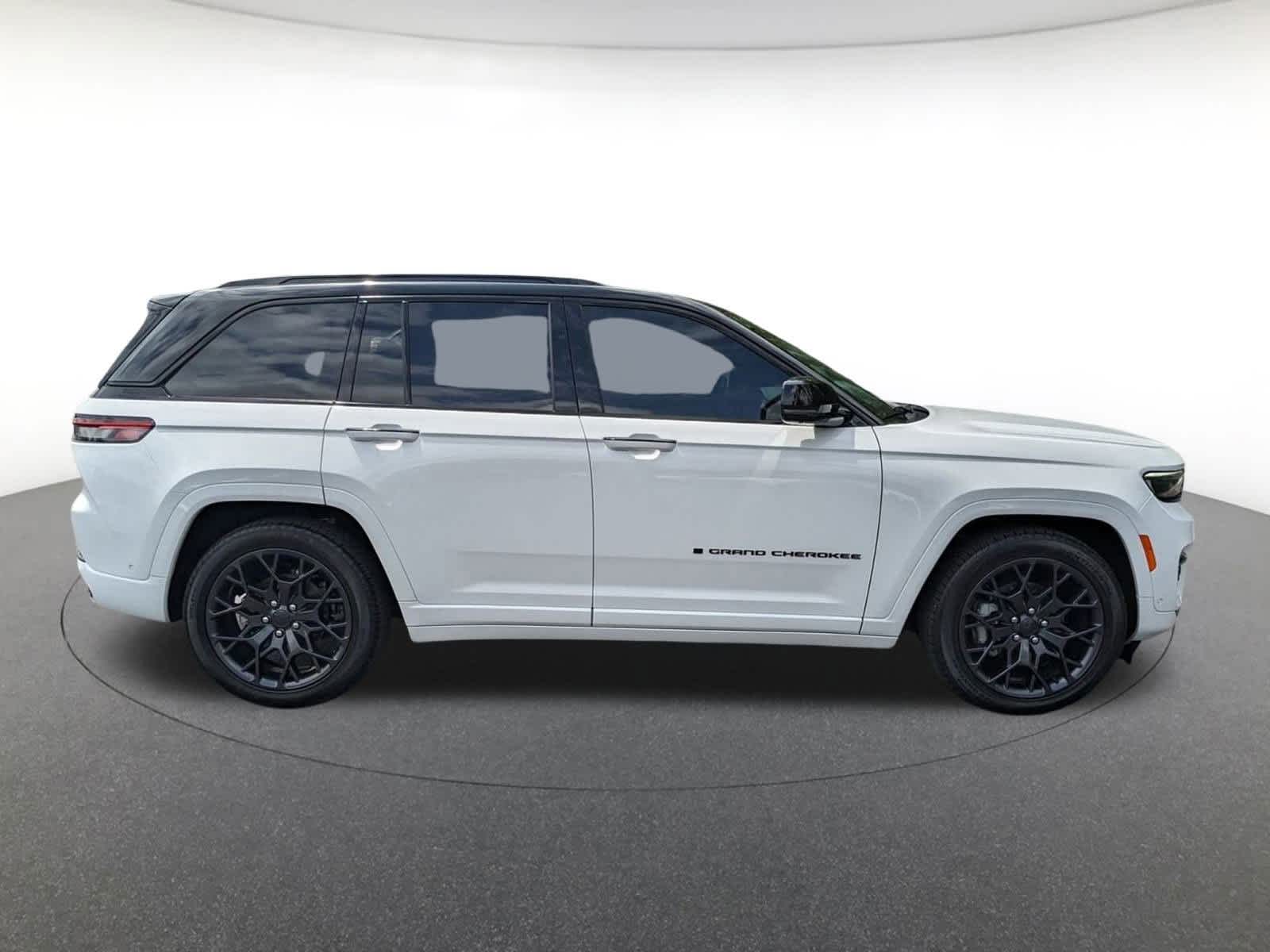 used 2025 Jeep Grand Cherokee car, priced at $57,500
