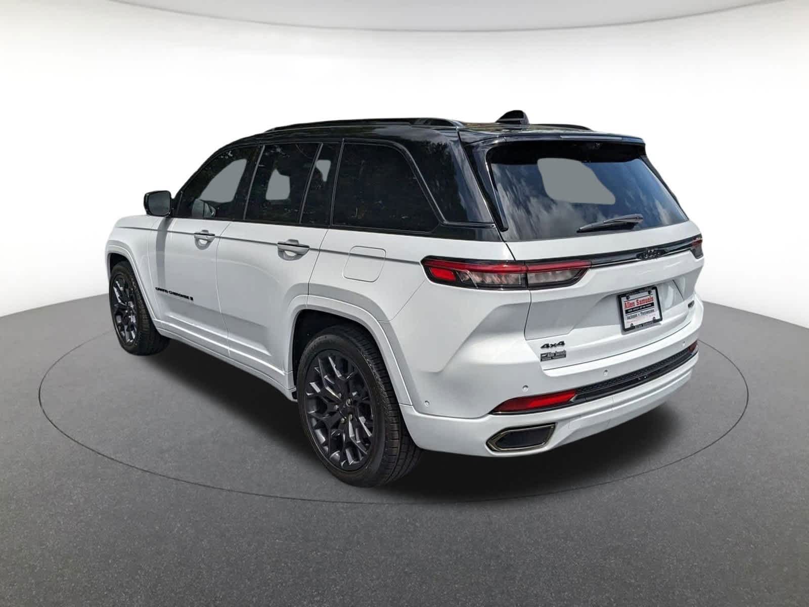 used 2025 Jeep Grand Cherokee car, priced at $57,500