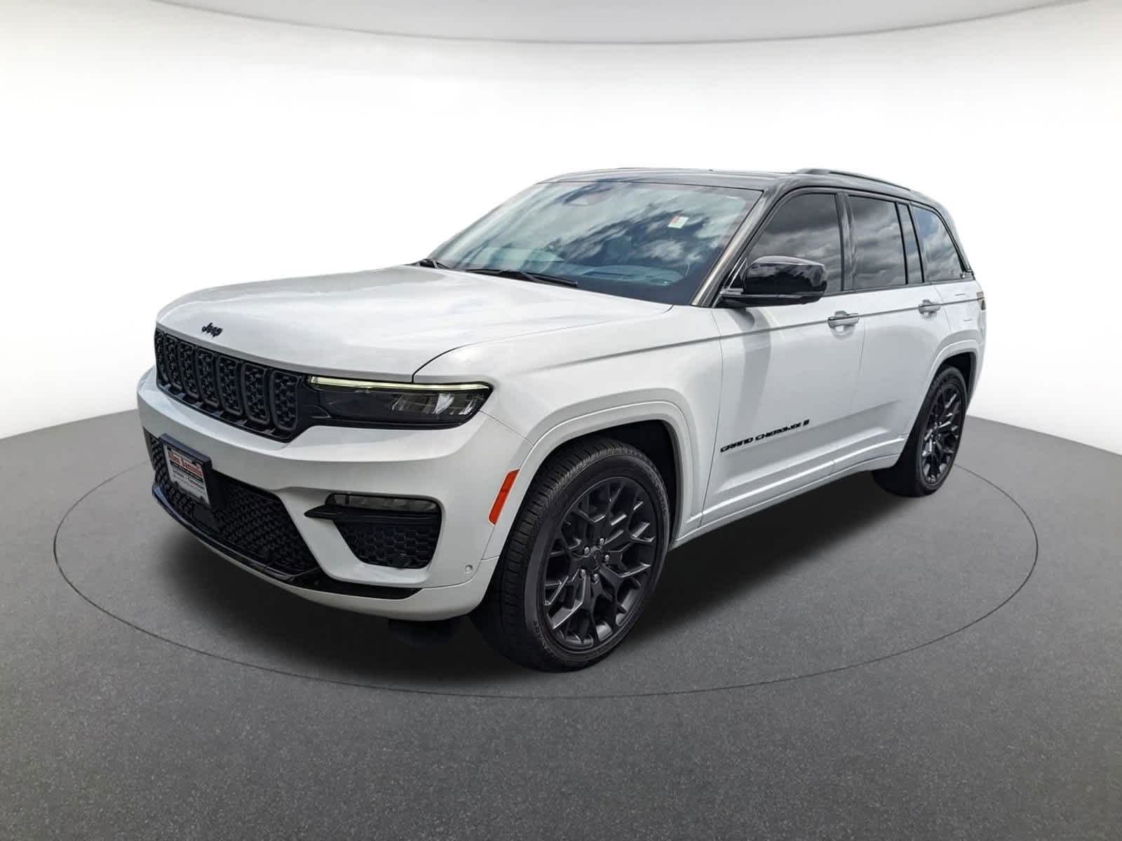 used 2025 Jeep Grand Cherokee car, priced at $57,500
