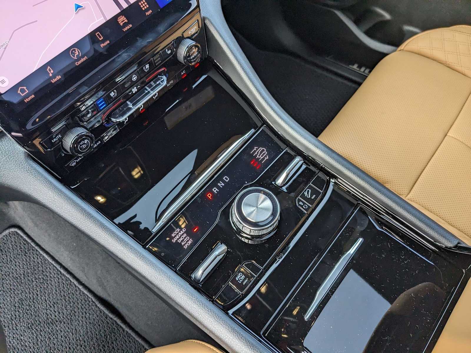 new 2025 Jeep Grand Cherokee car, priced at $63,985