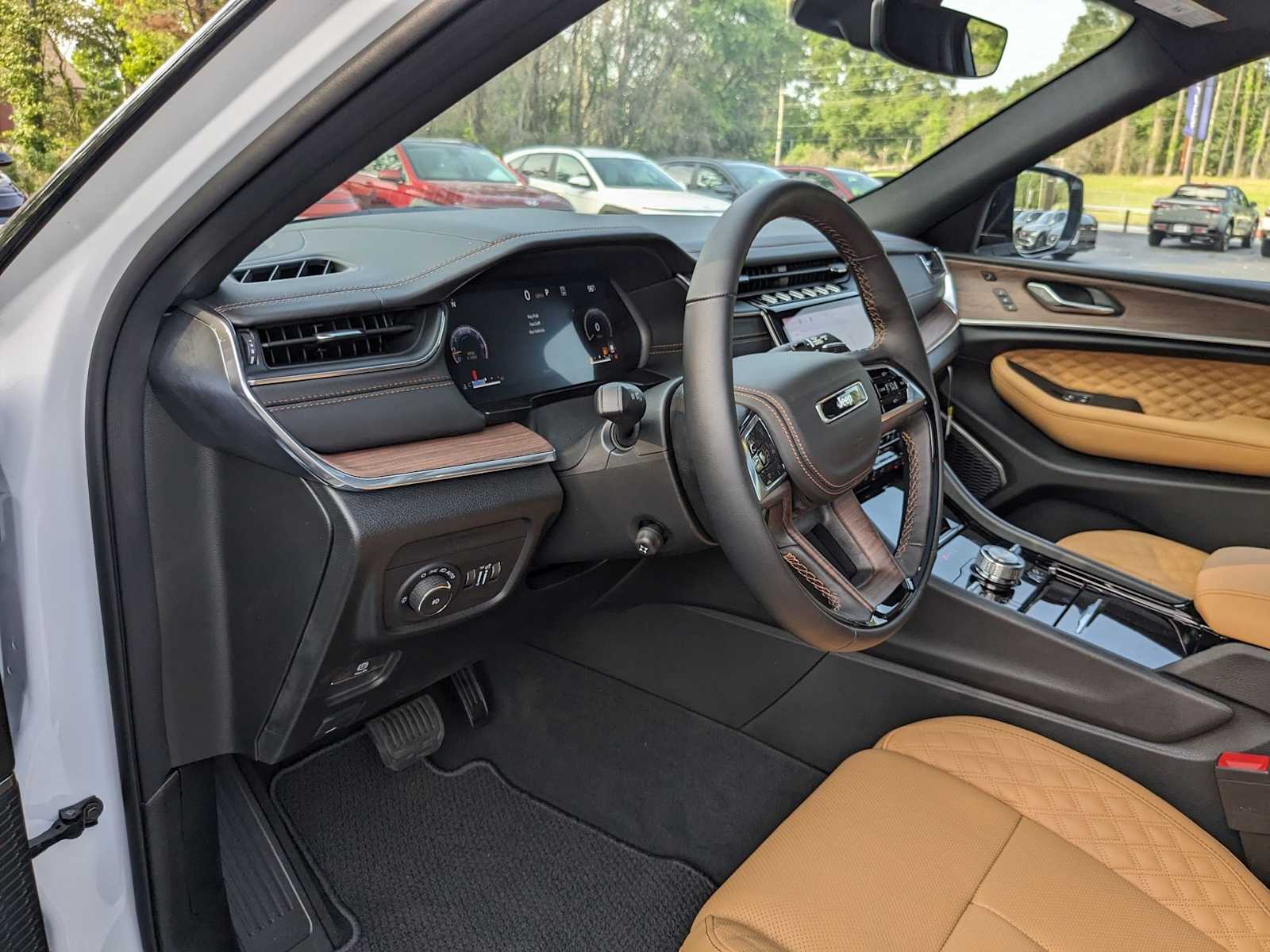 new 2025 Jeep Grand Cherokee car, priced at $63,985
