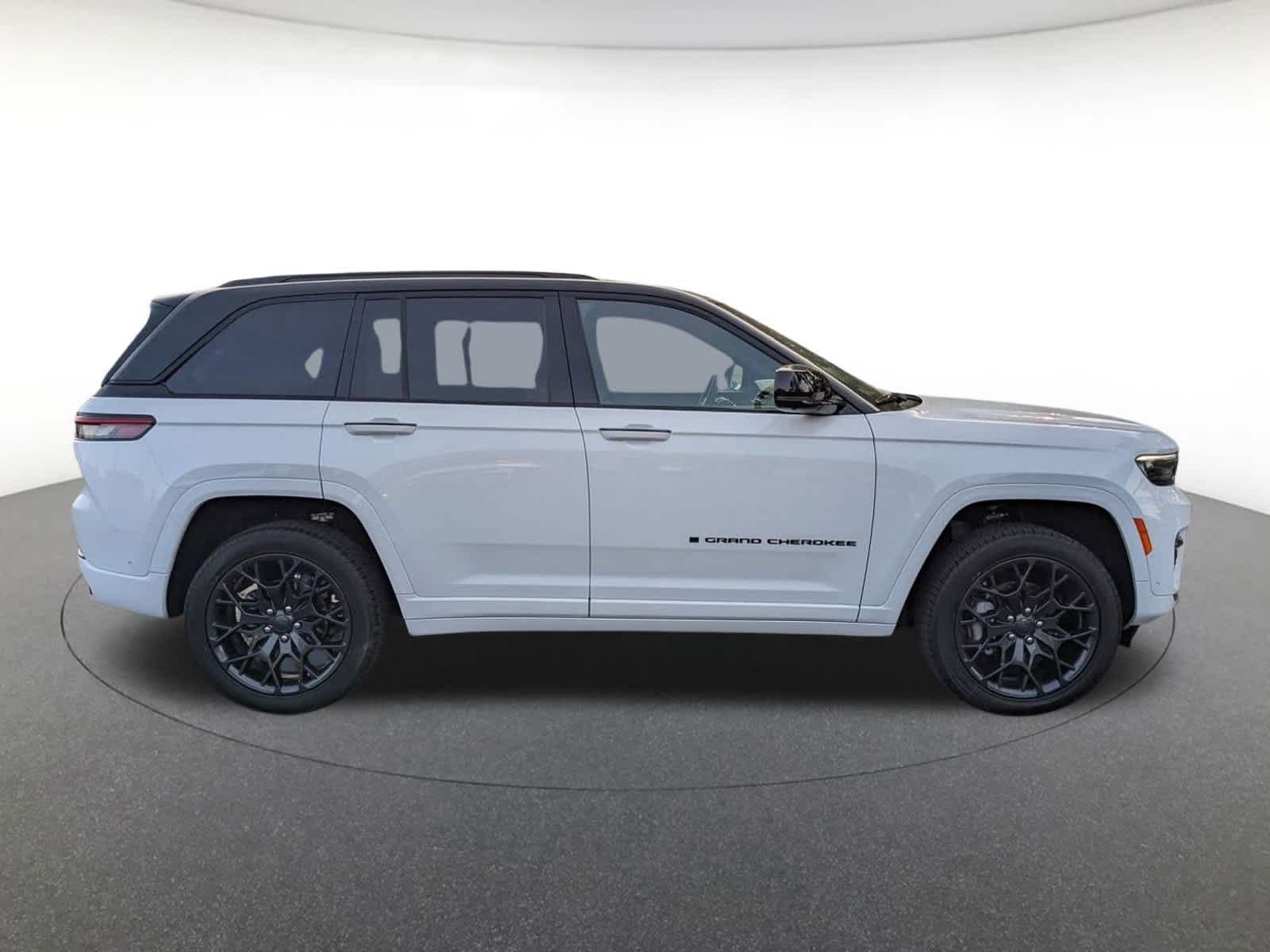 new 2025 Jeep Grand Cherokee car, priced at $63,985