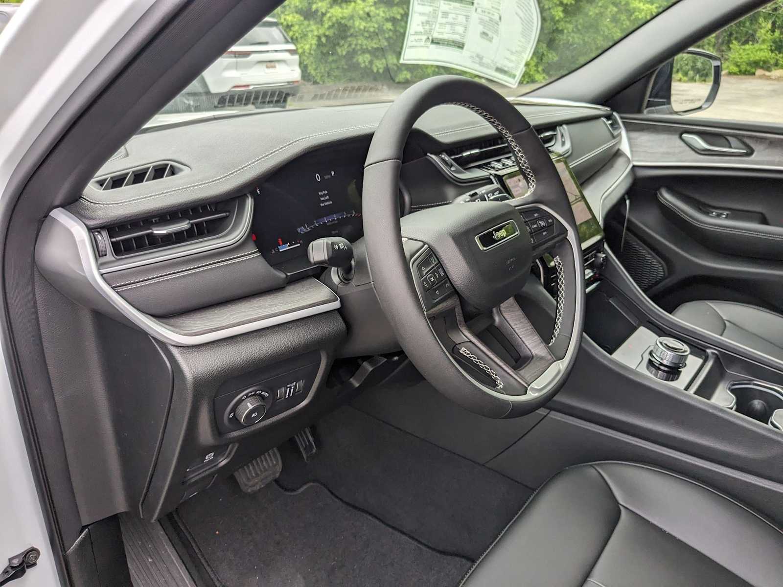 new 2025 Jeep Grand Cherokee L car, priced at $48,000