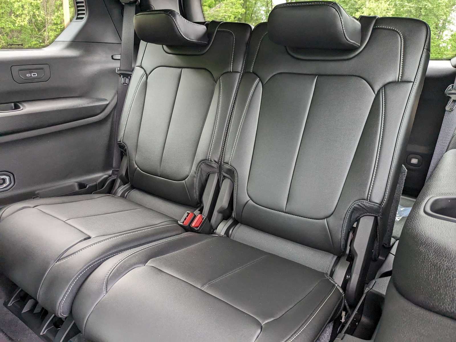new 2025 Jeep Grand Cherokee L car, priced at $48,000