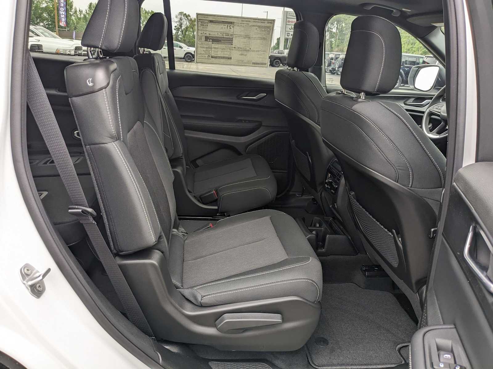 new 2025 Jeep Grand Cherokee L car, priced at $42,477
