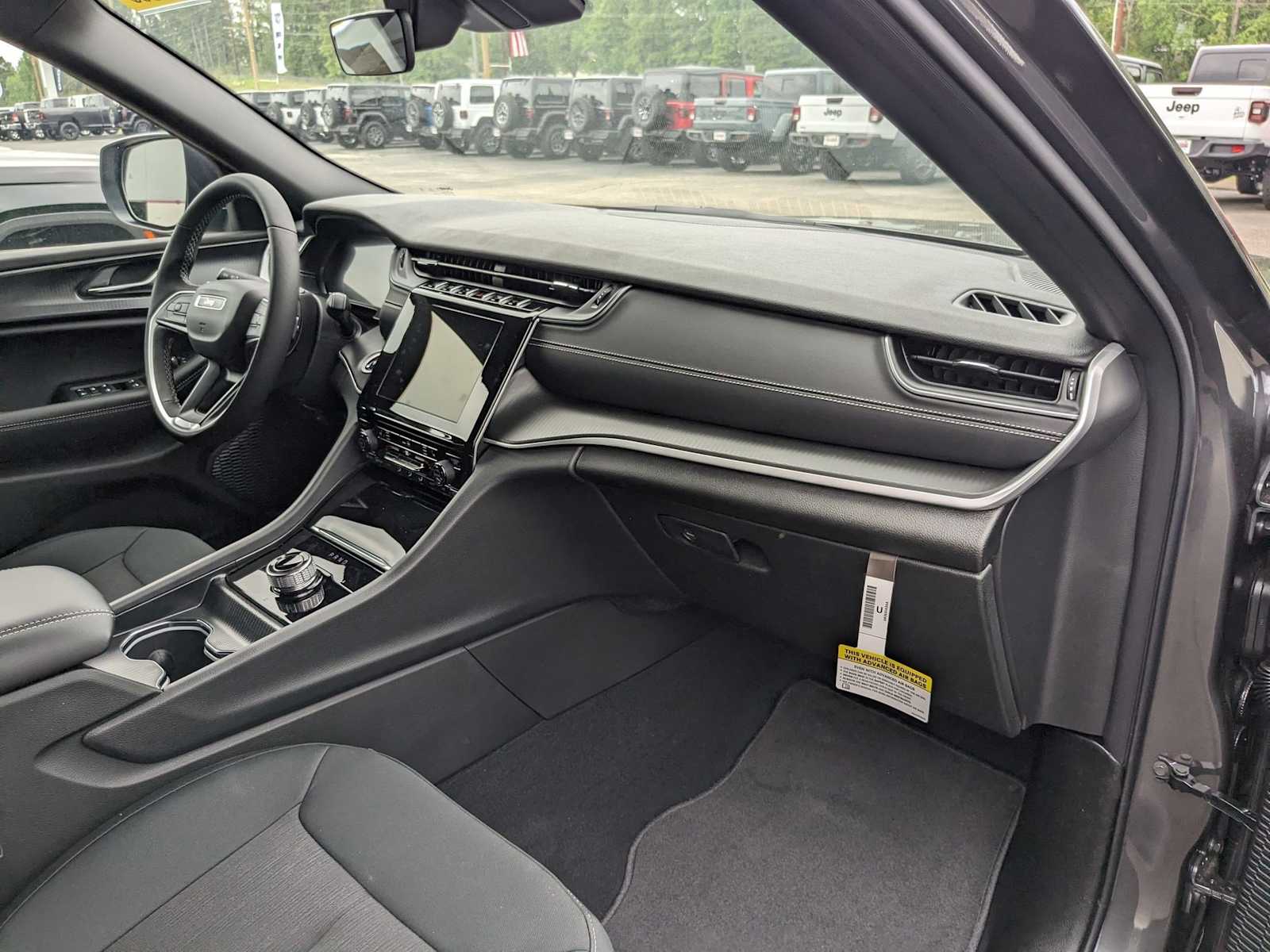 new 2025 Jeep Grand Cherokee L car, priced at $41,337