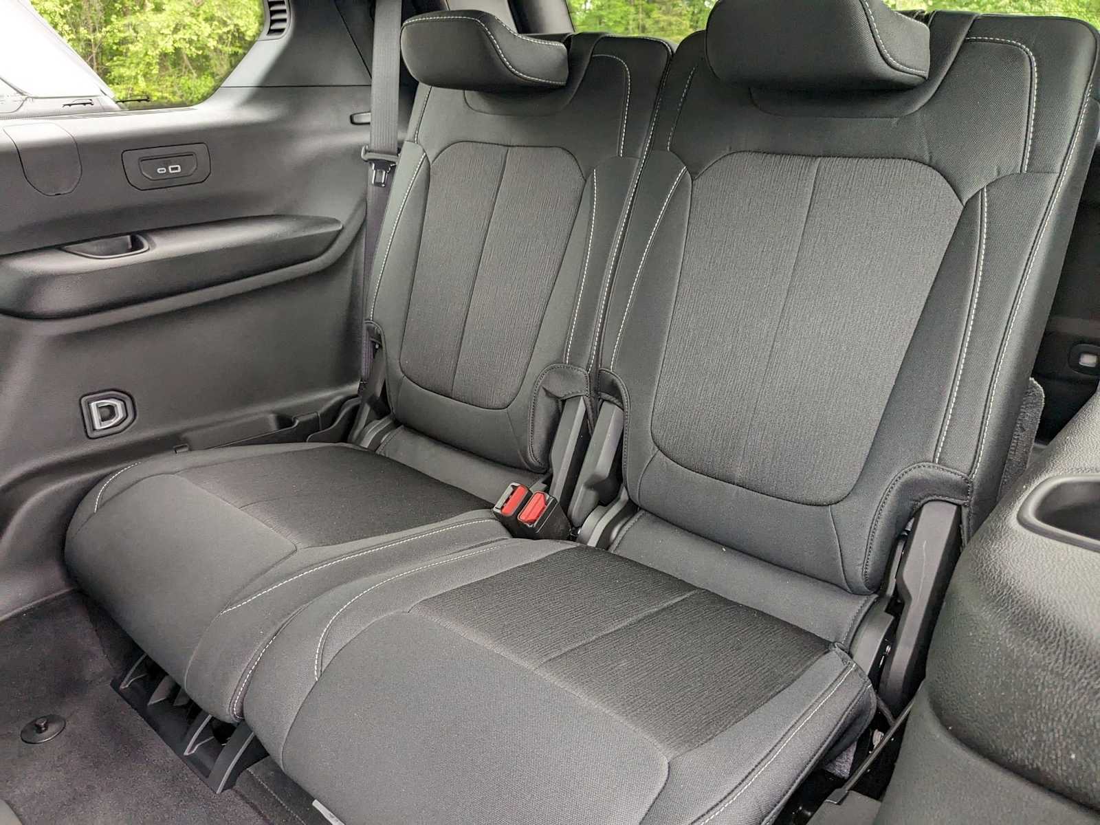 new 2025 Jeep Grand Cherokee L car, priced at $41,337