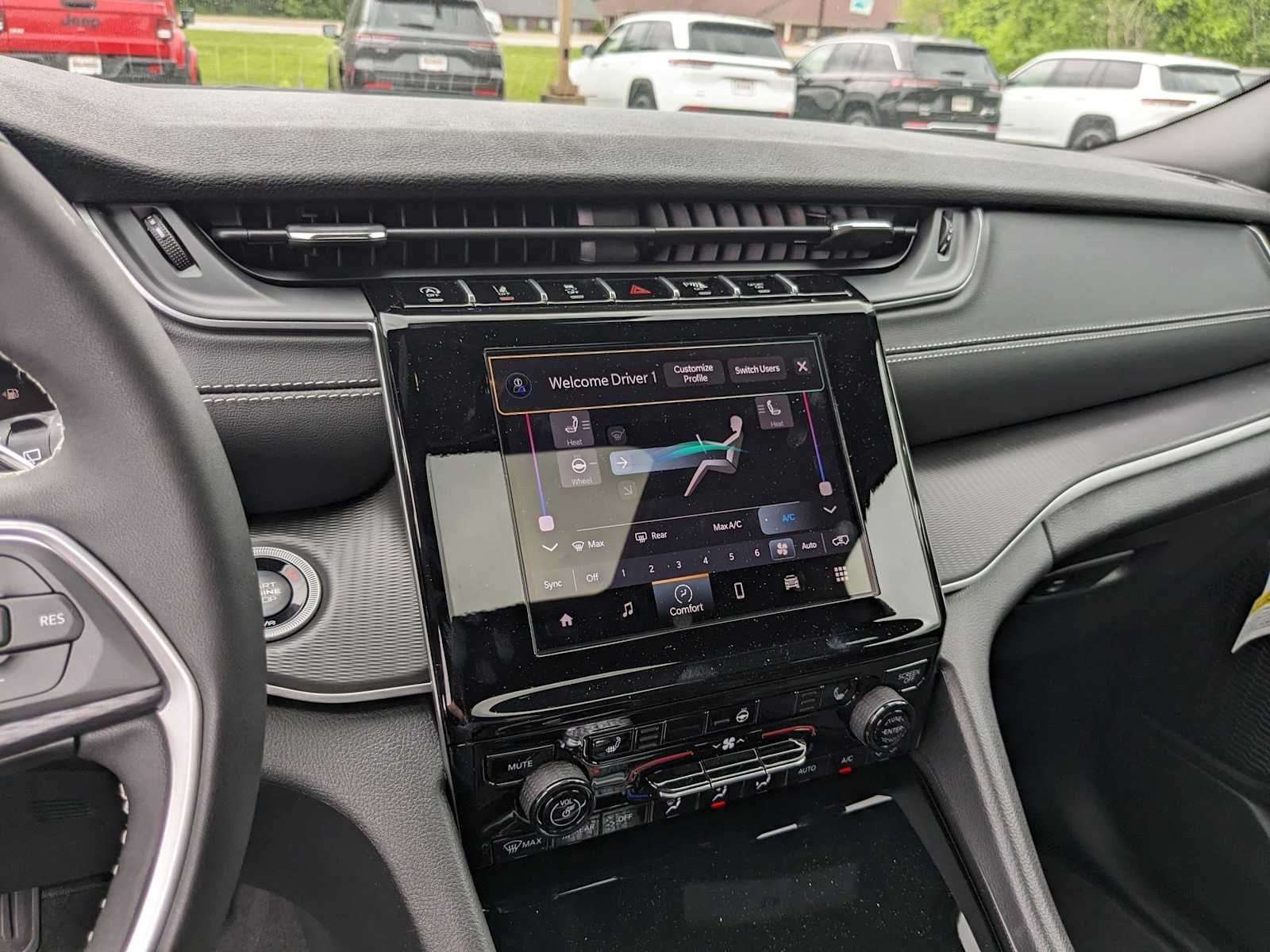 new 2025 Jeep Grand Cherokee L car, priced at $41,337