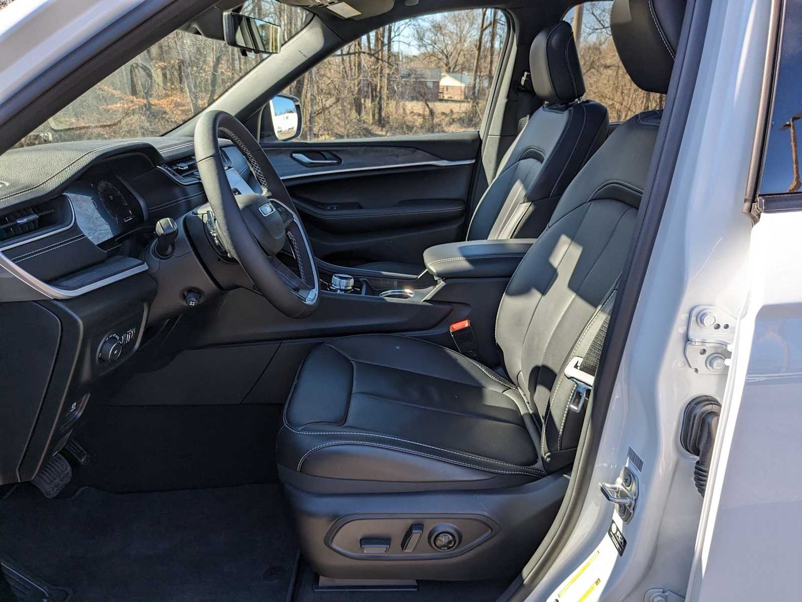 new 2025 Jeep Grand Cherokee L car, priced at $51,374